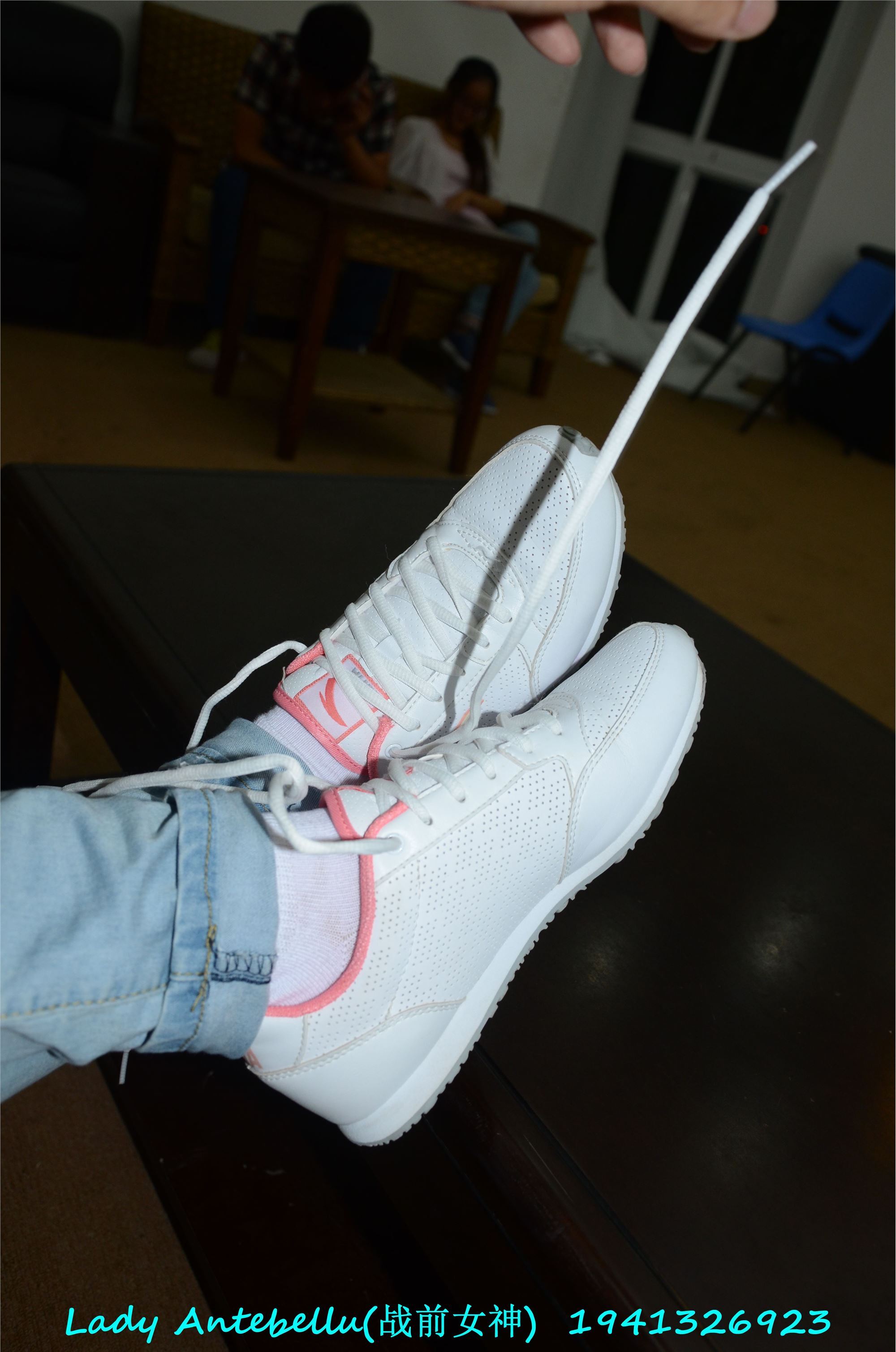 战前女神  恋足美腿棉袜女神级摄影套图 049