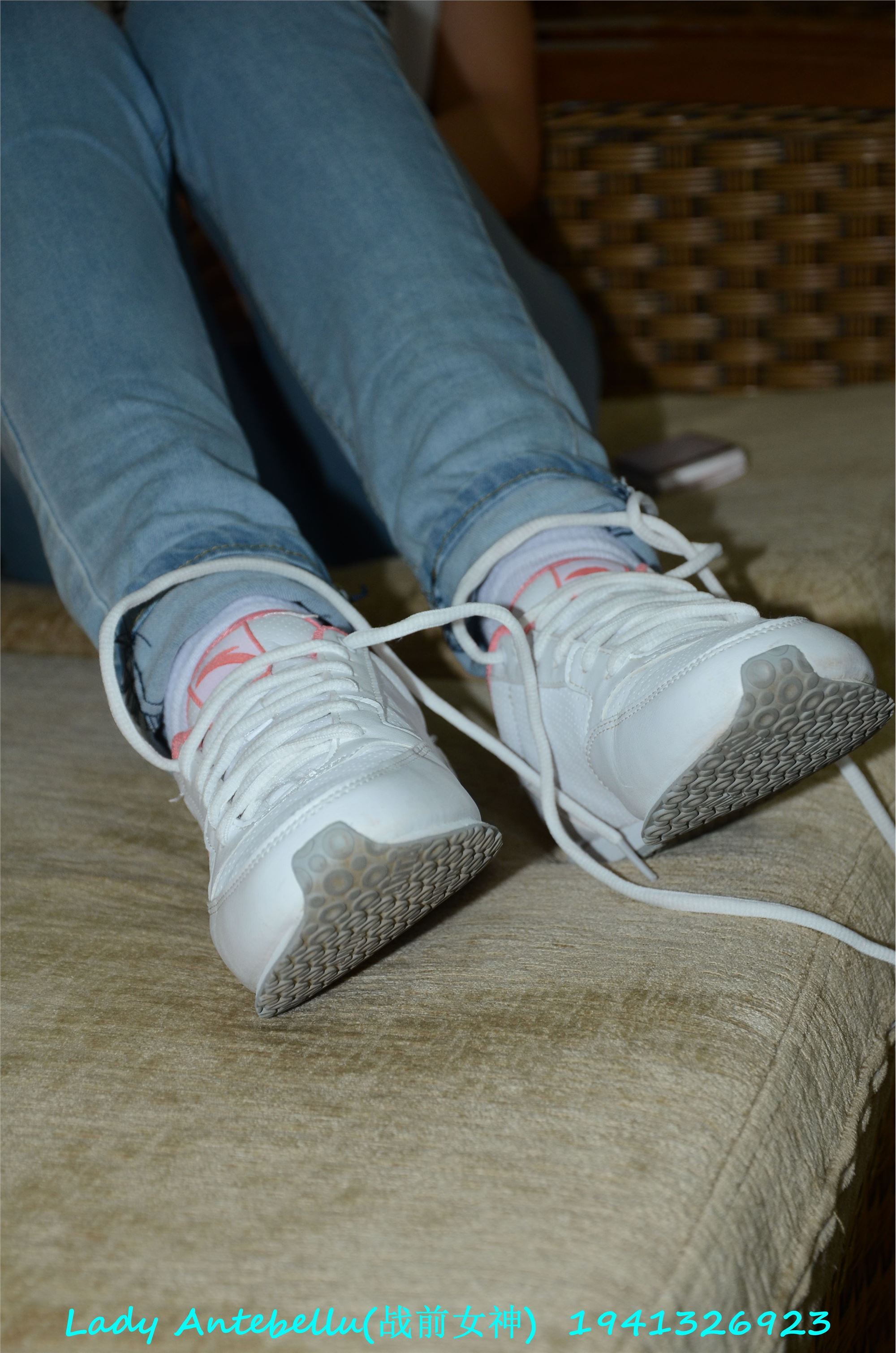 战前女神  恋足美腿棉袜女神级摄影套图 049