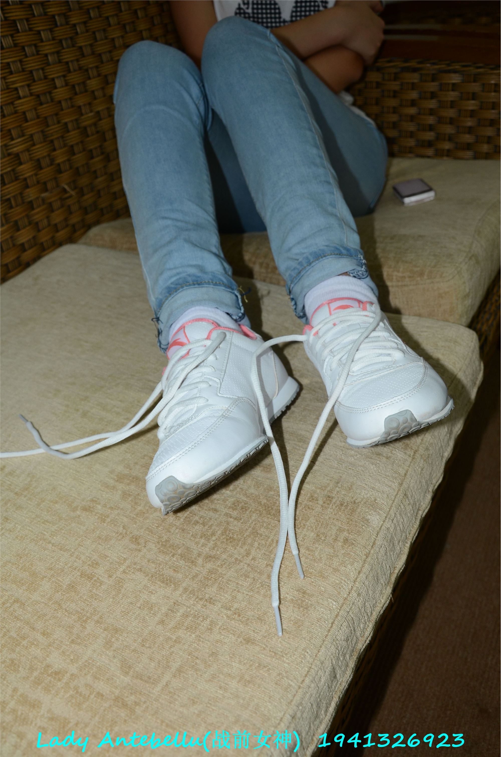 战前女神  恋足美腿棉袜女神级摄影套图 049