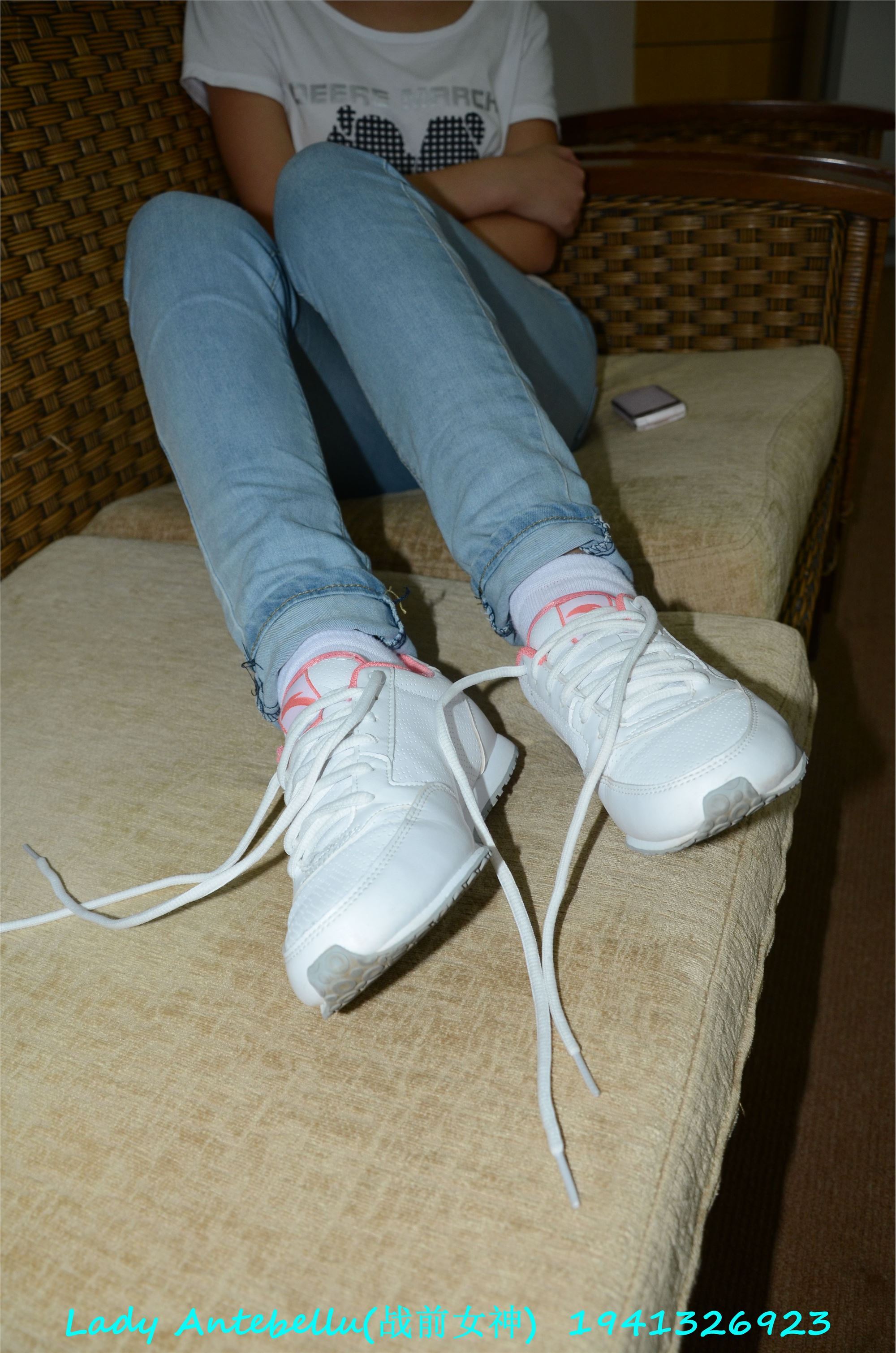 战前女神  恋足美腿棉袜女神级摄影套图 049