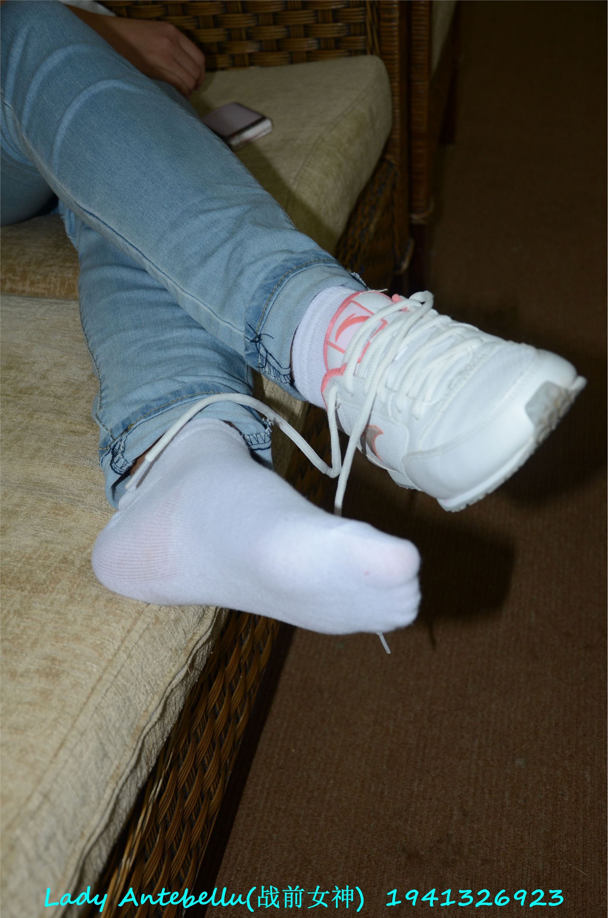 战前女神  恋足美腿棉袜女神级摄影套图 049