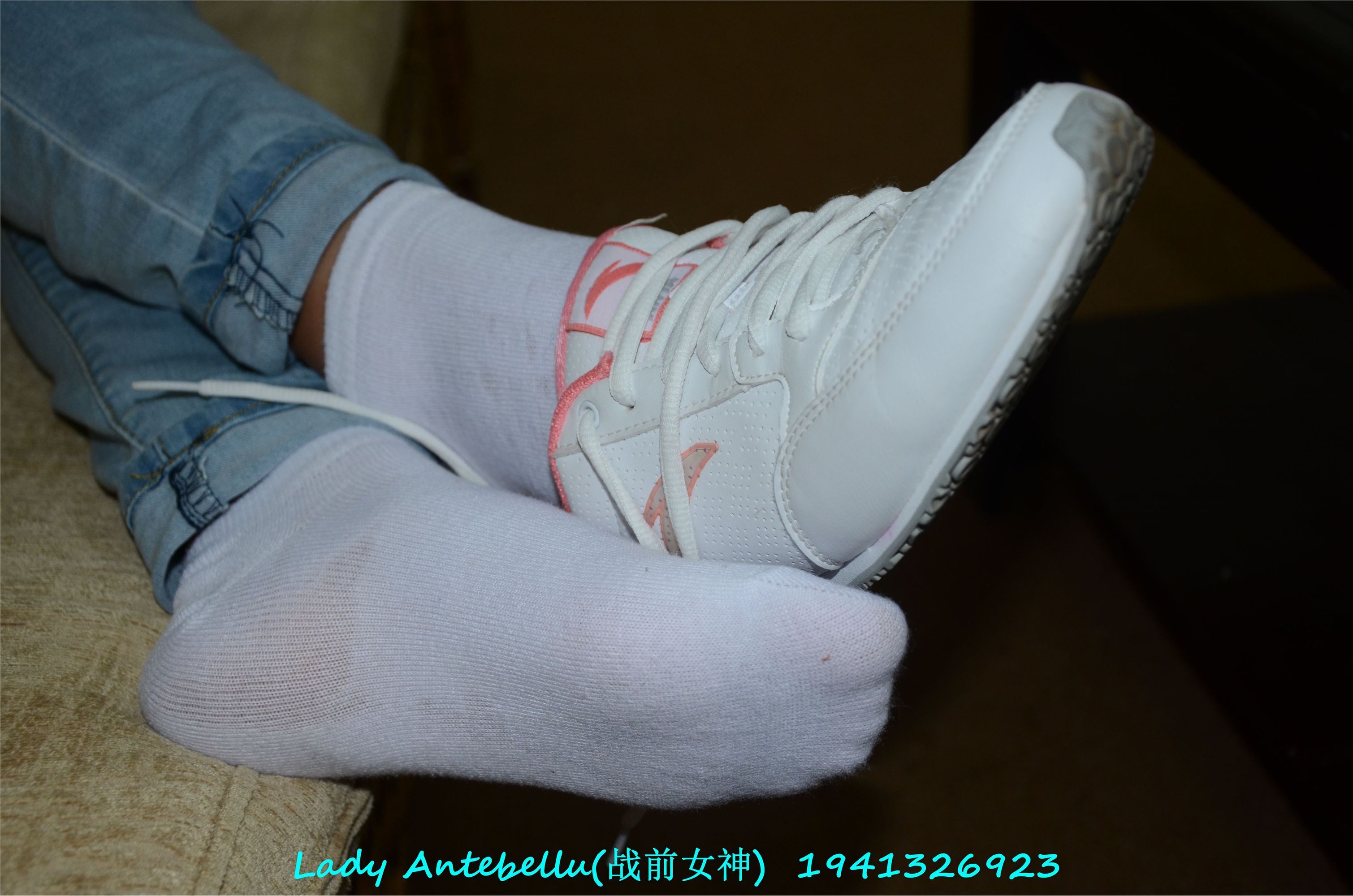 战前女神  恋足美腿棉袜女神级摄影套图 049