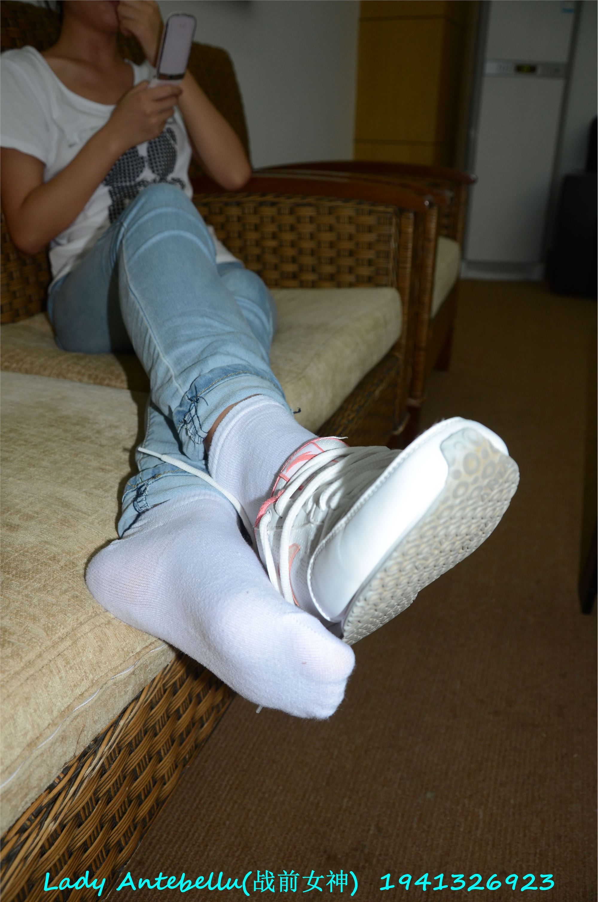 战前女神  恋足美腿棉袜女神级摄影套图 049