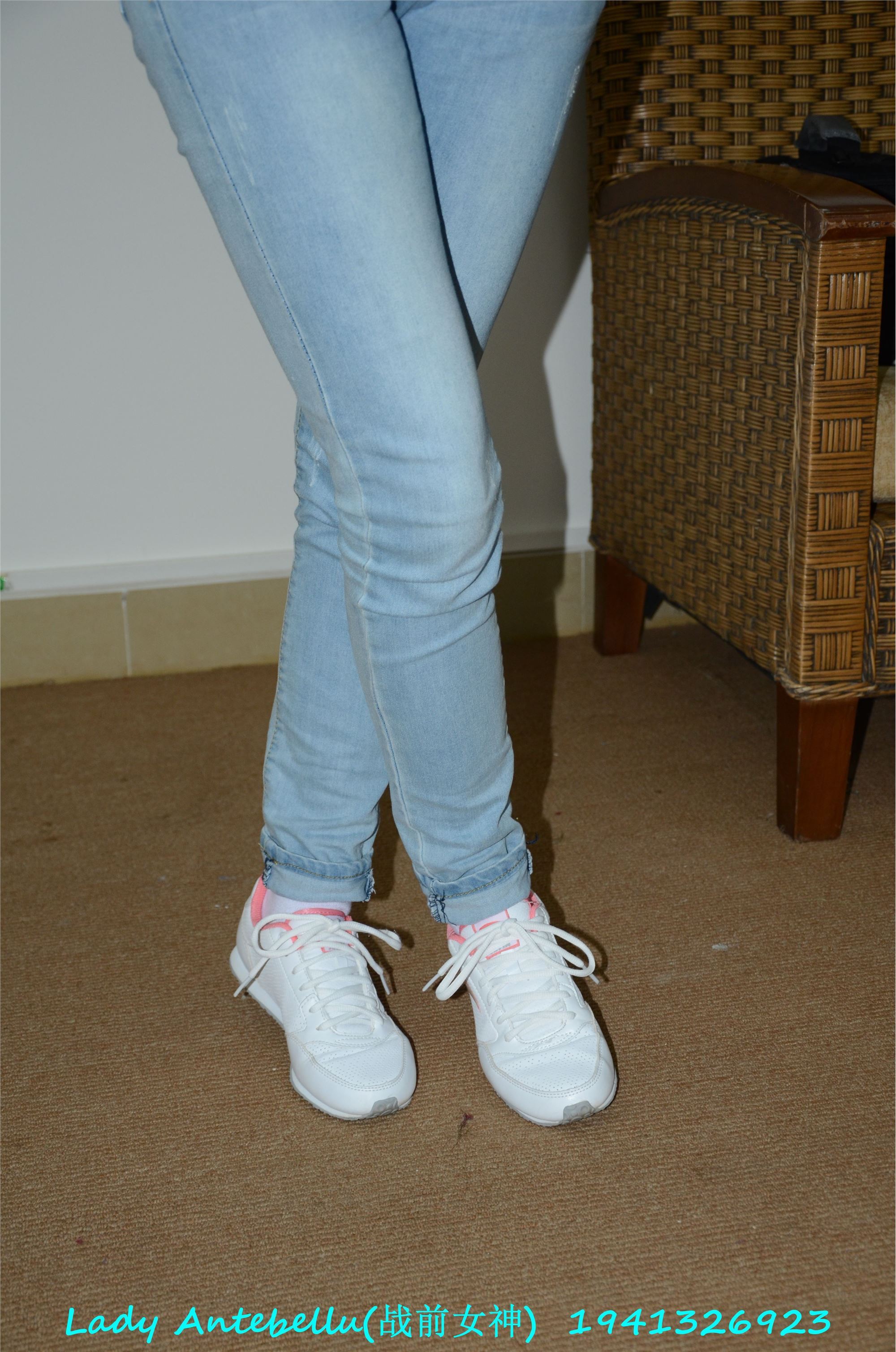 战前女神  恋足美腿棉袜女神级摄影套图 049