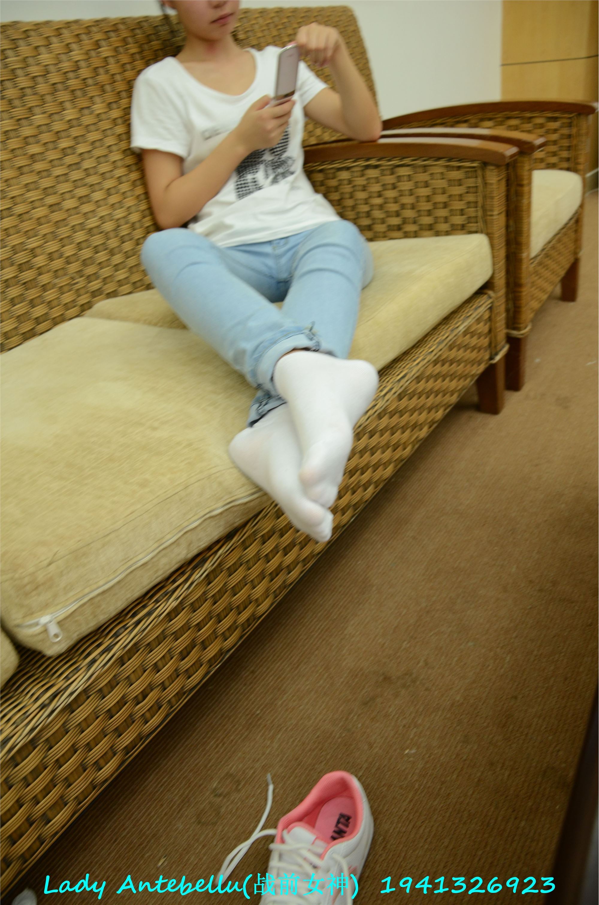 战前女神  恋足美腿棉袜女神级摄影套图 049