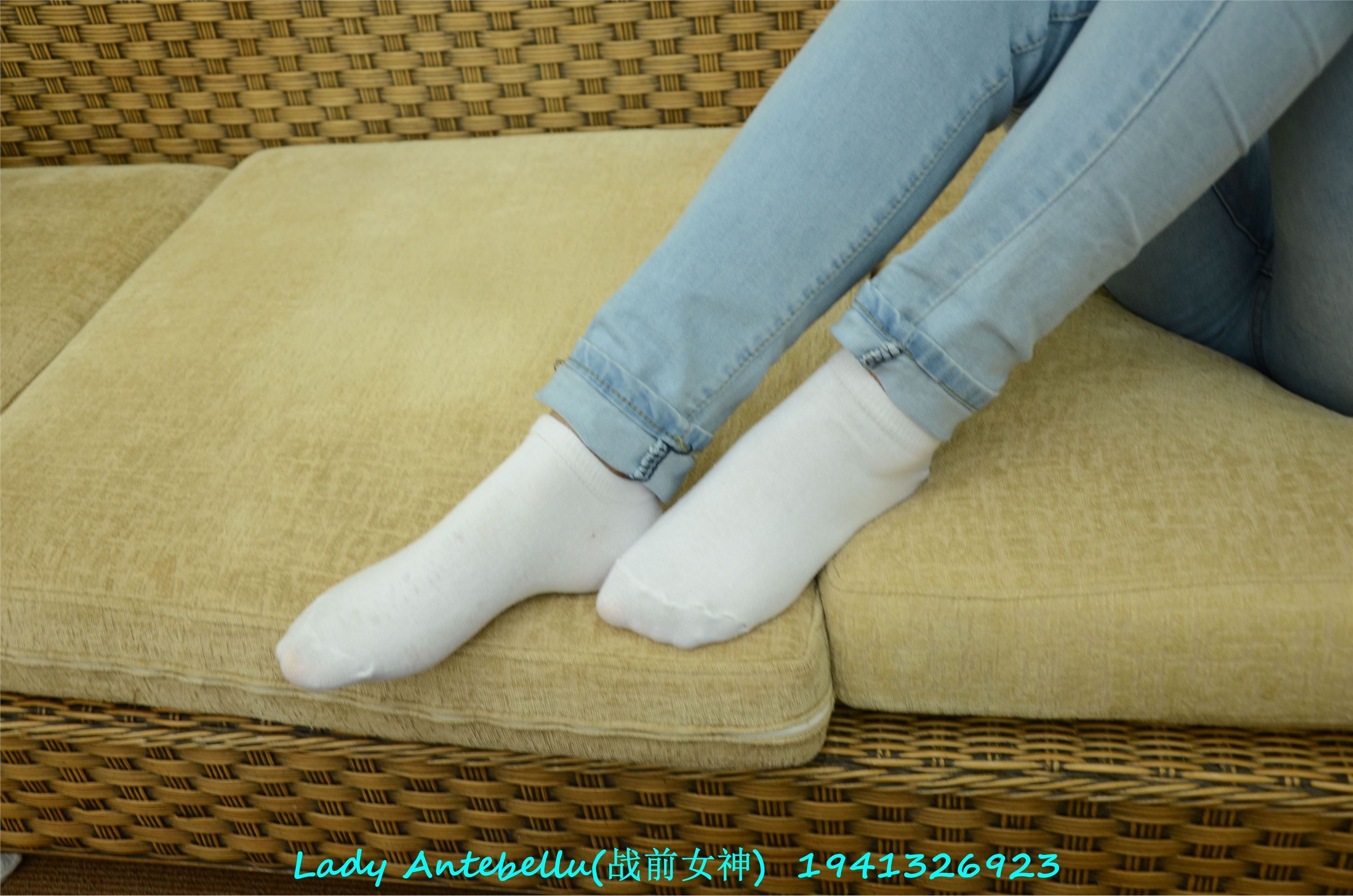 战前女神  恋足美腿棉袜女神级摄影套图 049