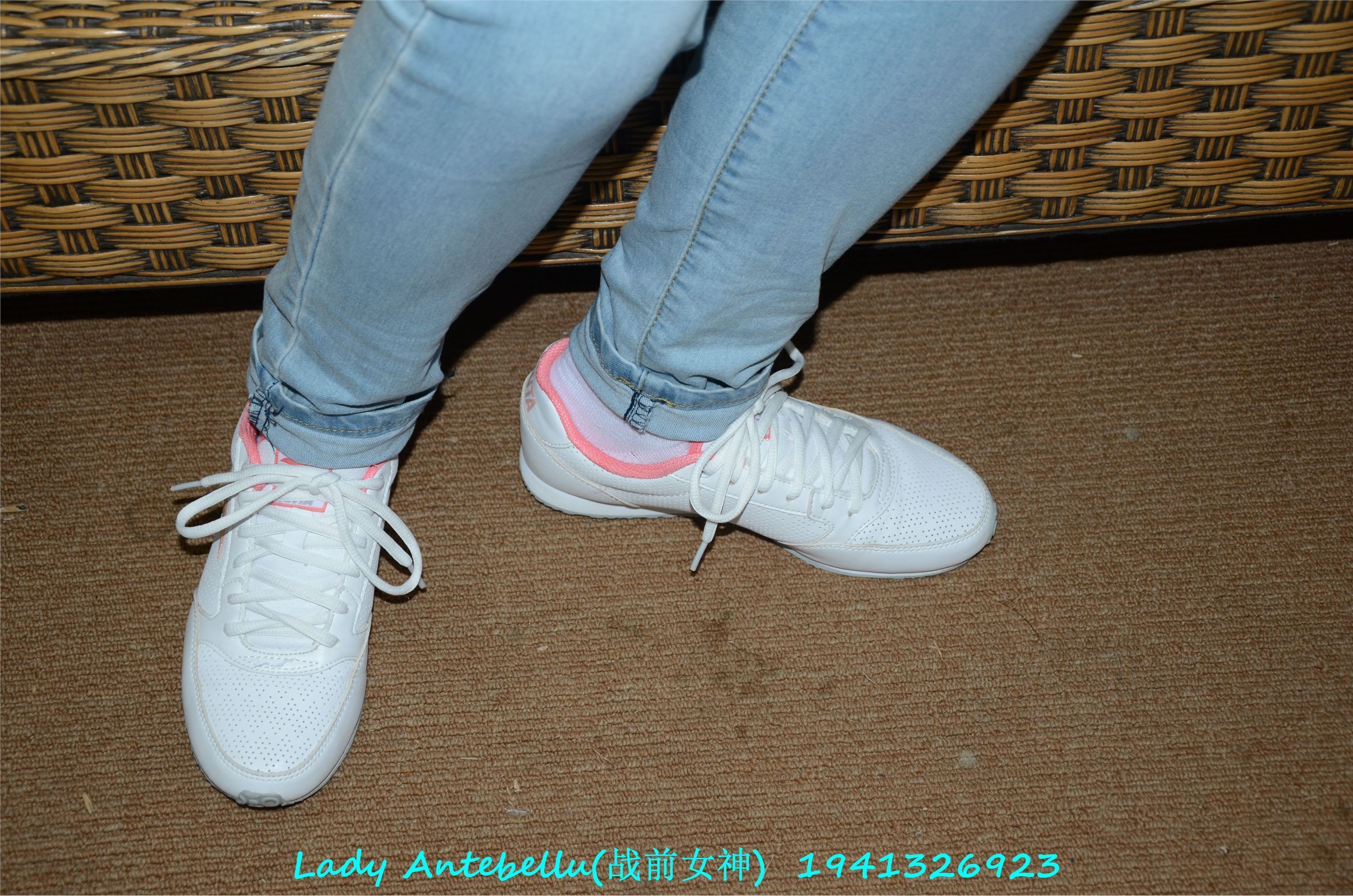 战前女神  恋足美腿棉袜女神级摄影套图 049