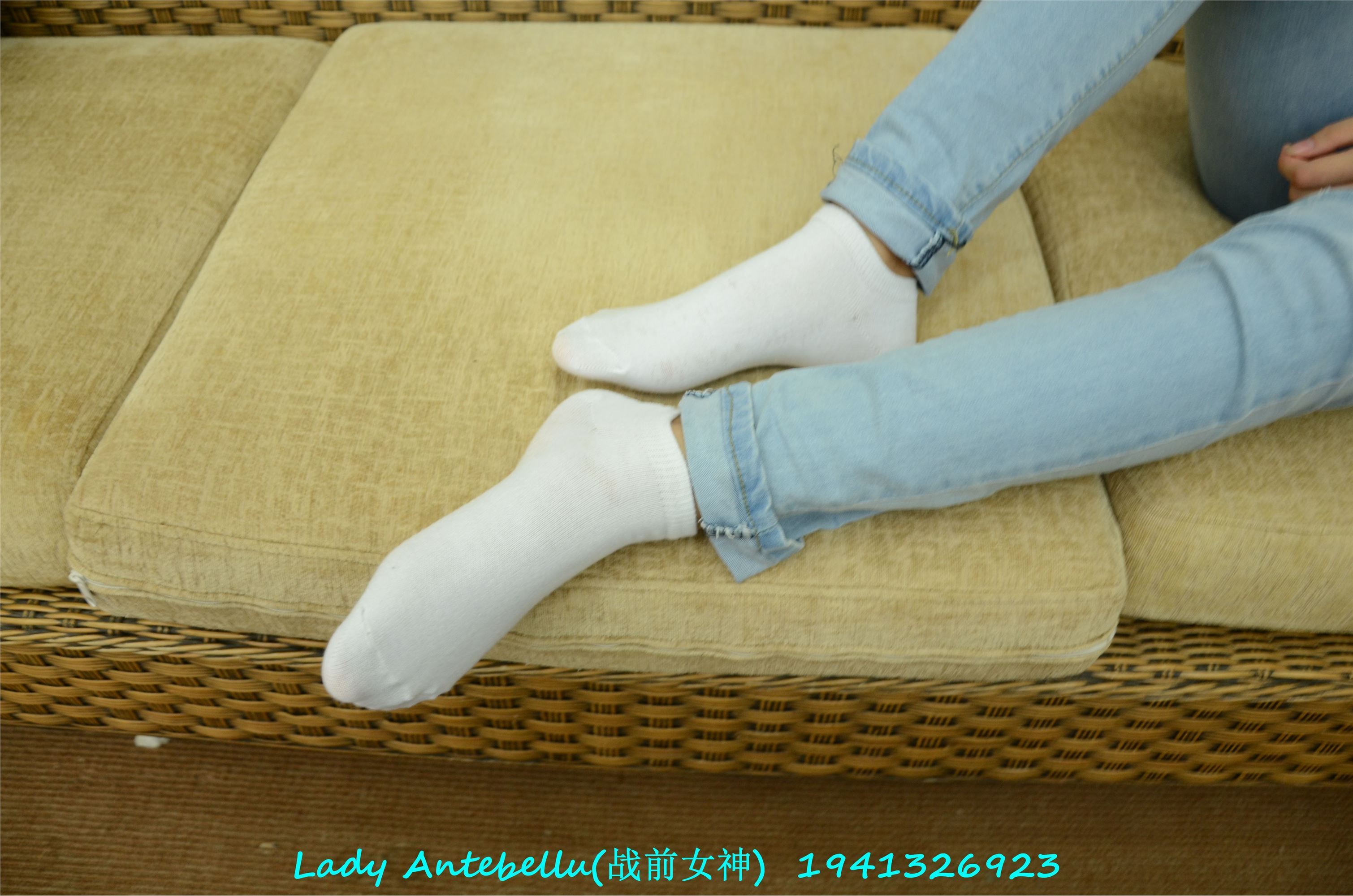 战前女神  恋足美腿棉袜女神级摄影套图 049