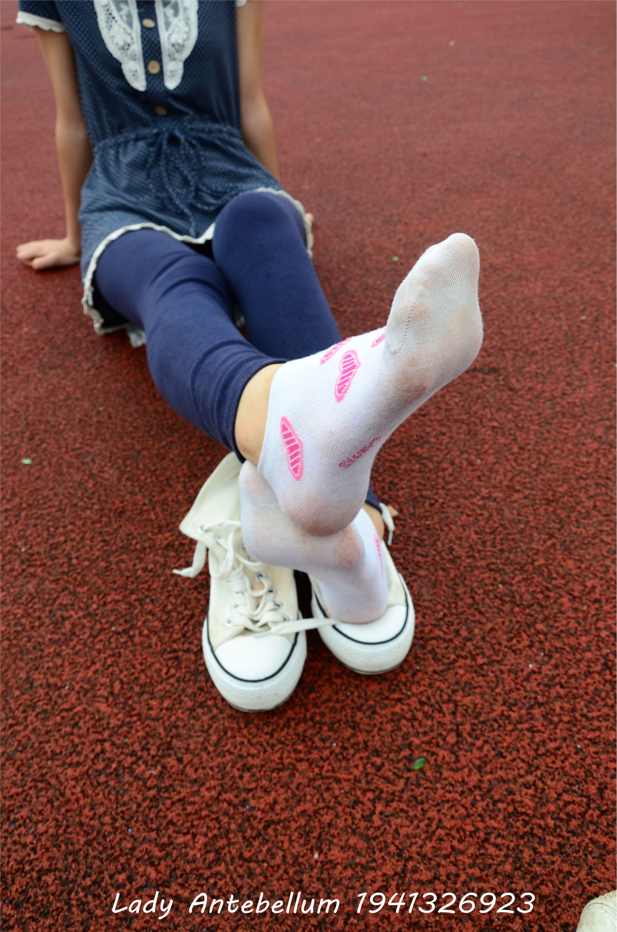 战前女神  恋足美腿棉袜女神级摄影套图 050