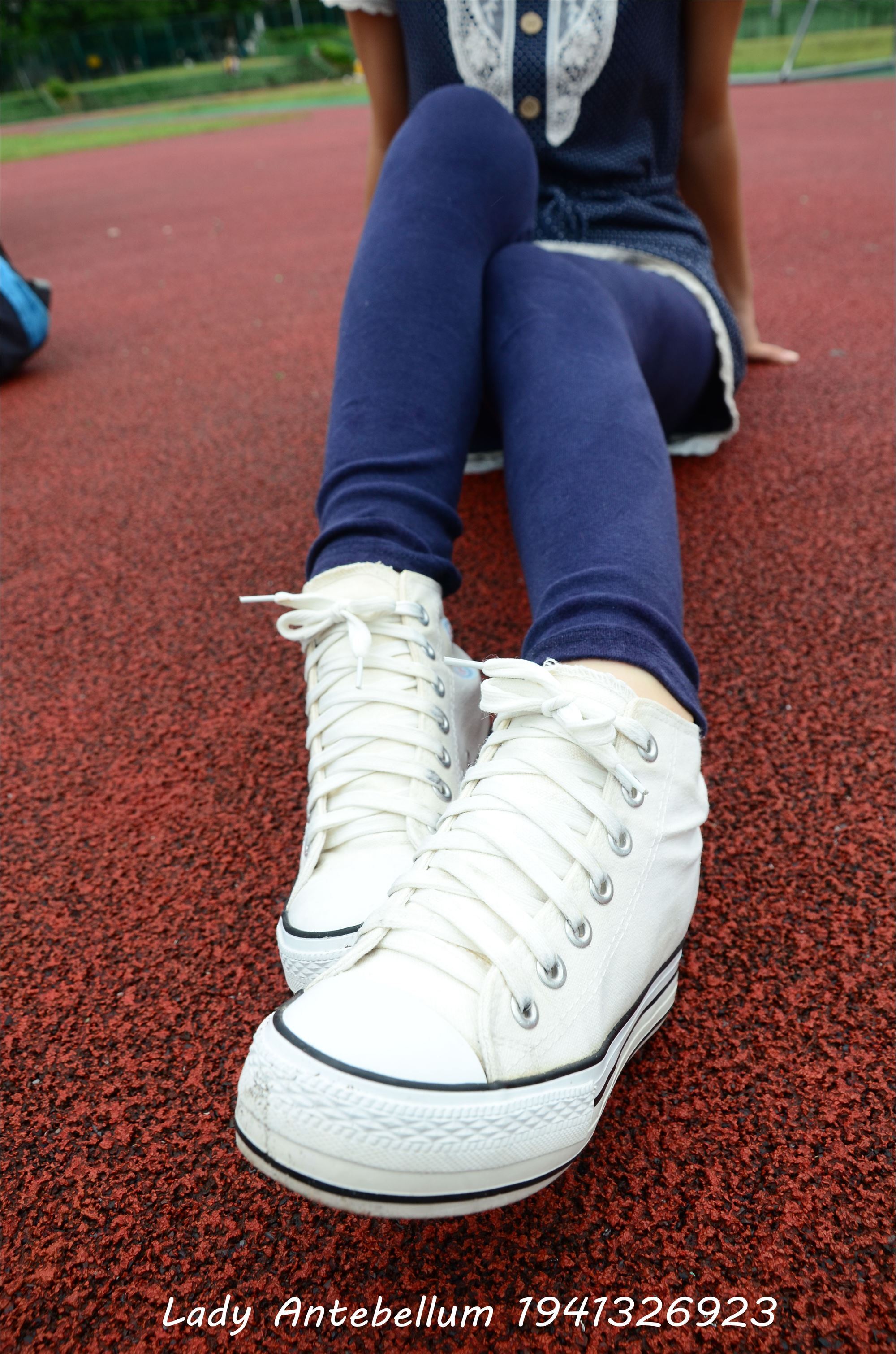 战前女神  恋足美腿棉袜女神级摄影套图 050