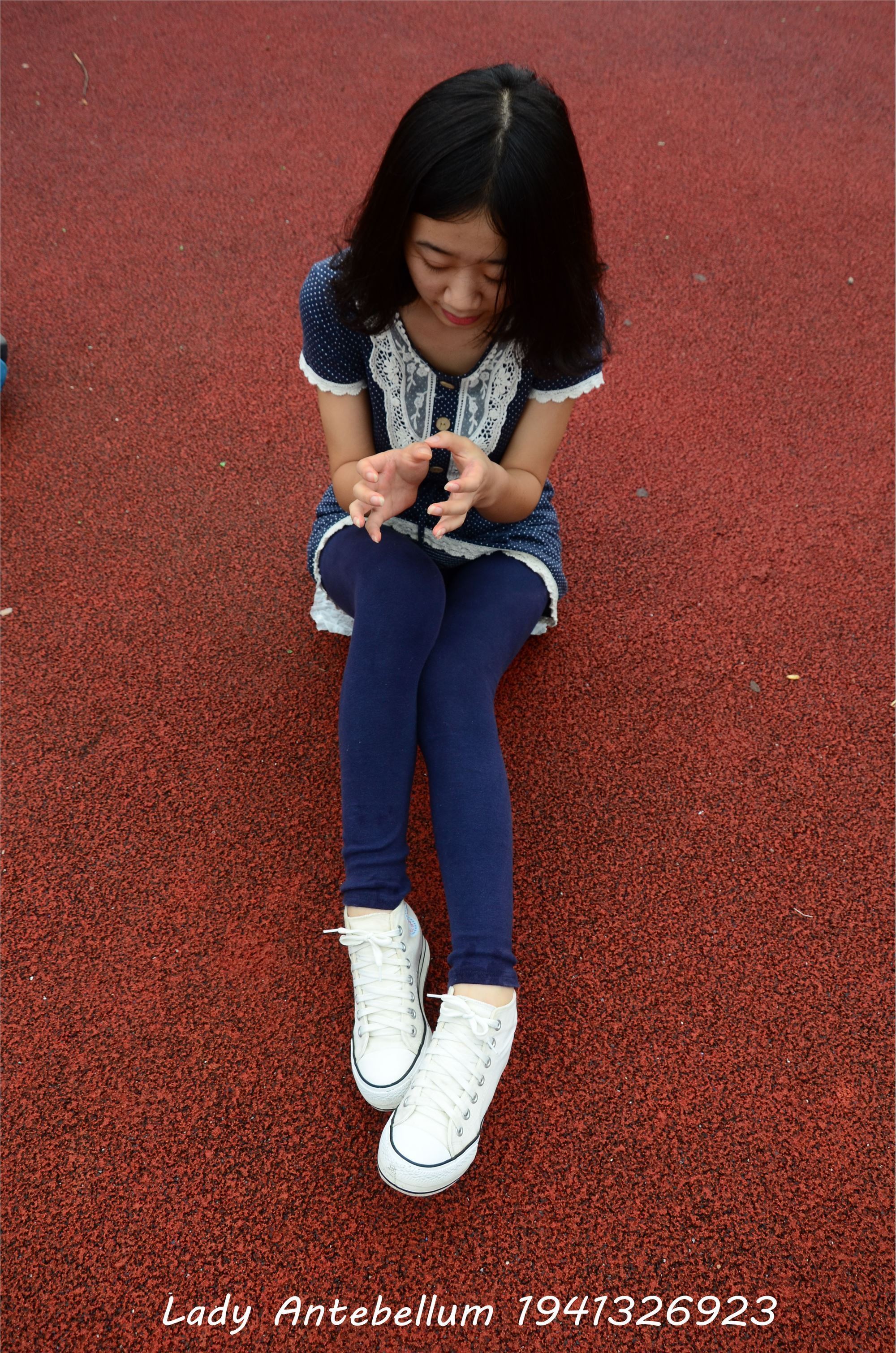 战前女神  恋足美腿棉袜女神级摄影套图 050