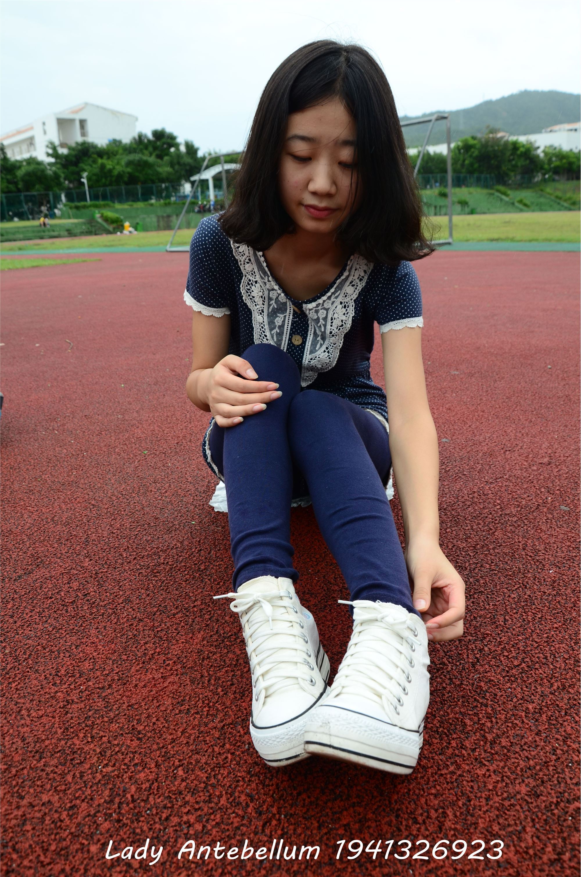 战前女神  恋足美腿棉袜女神级摄影套图 050