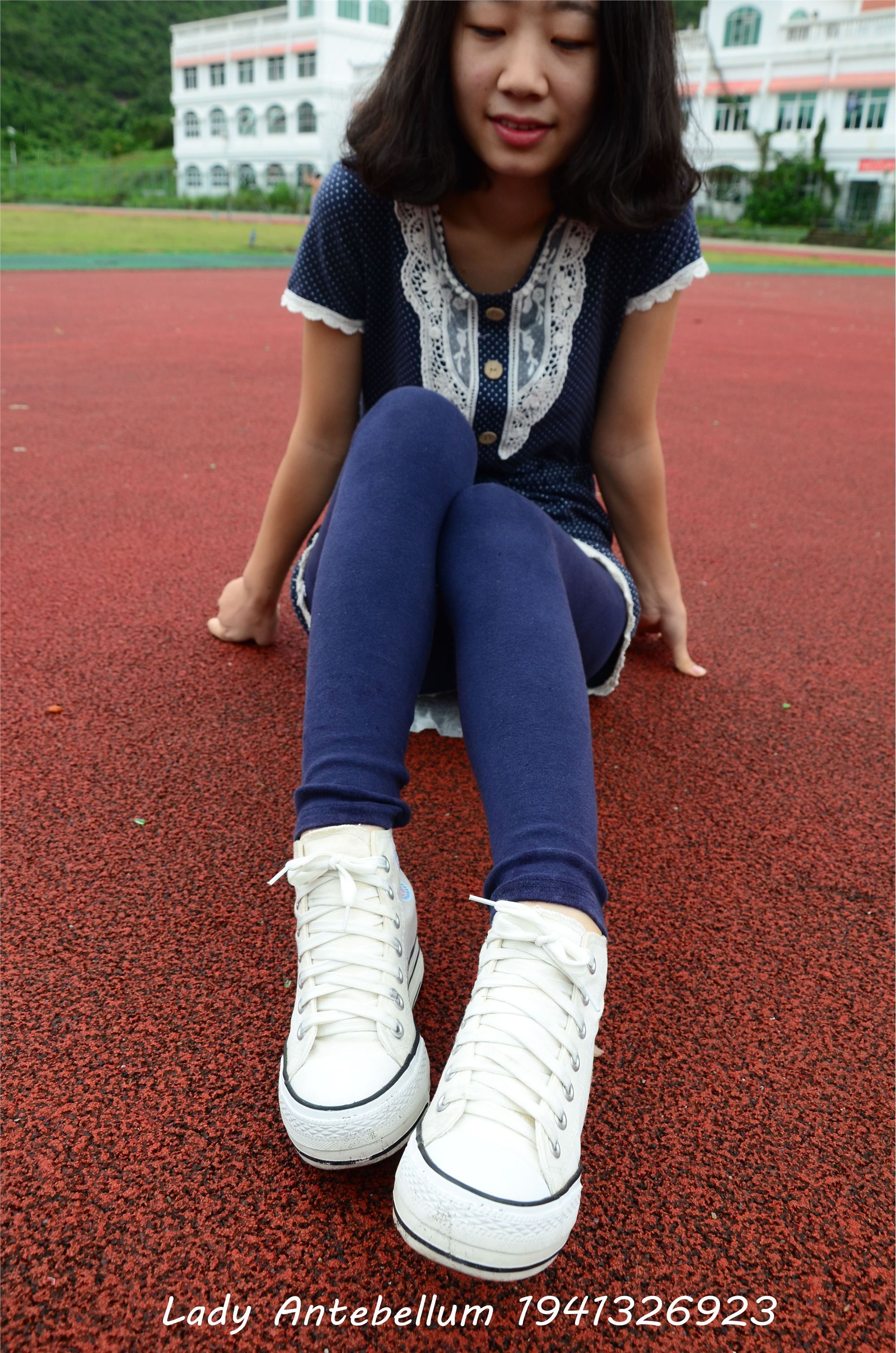 战前女神  恋足美腿棉袜女神级摄影套图 050