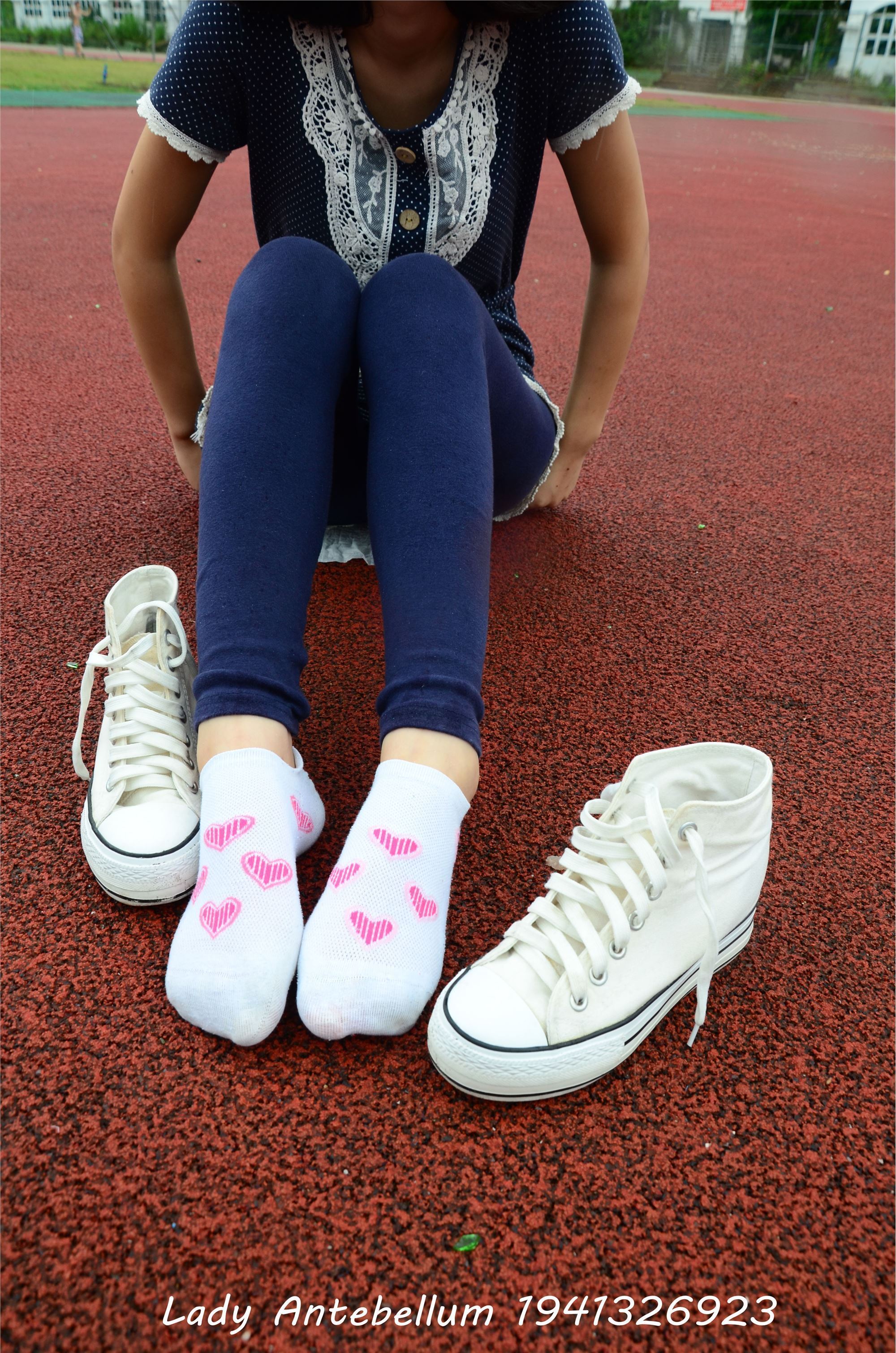 战前女神  恋足美腿棉袜女神级摄影套图 050