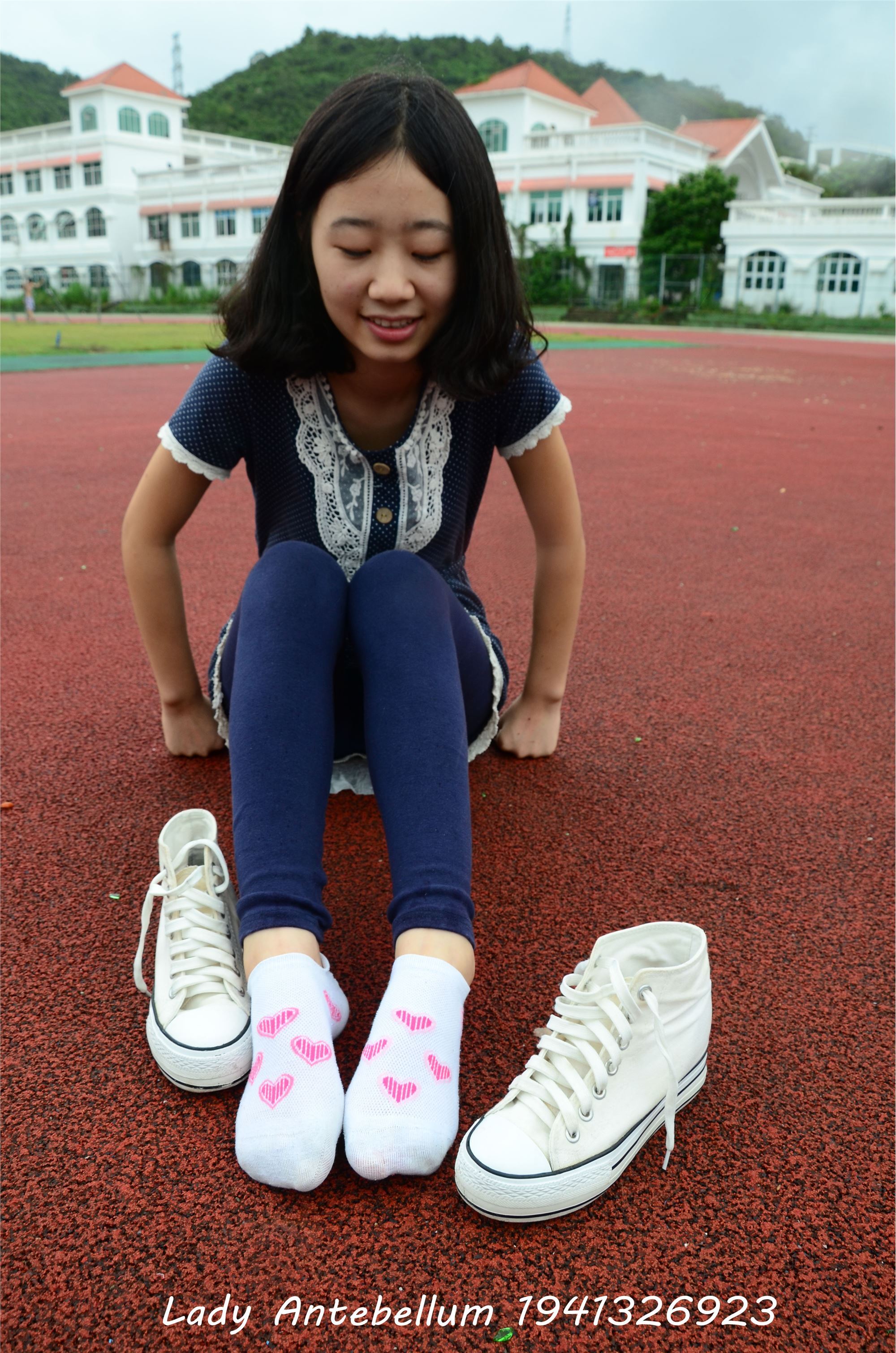 战前女神  恋足美腿棉袜女神级摄影套图 050