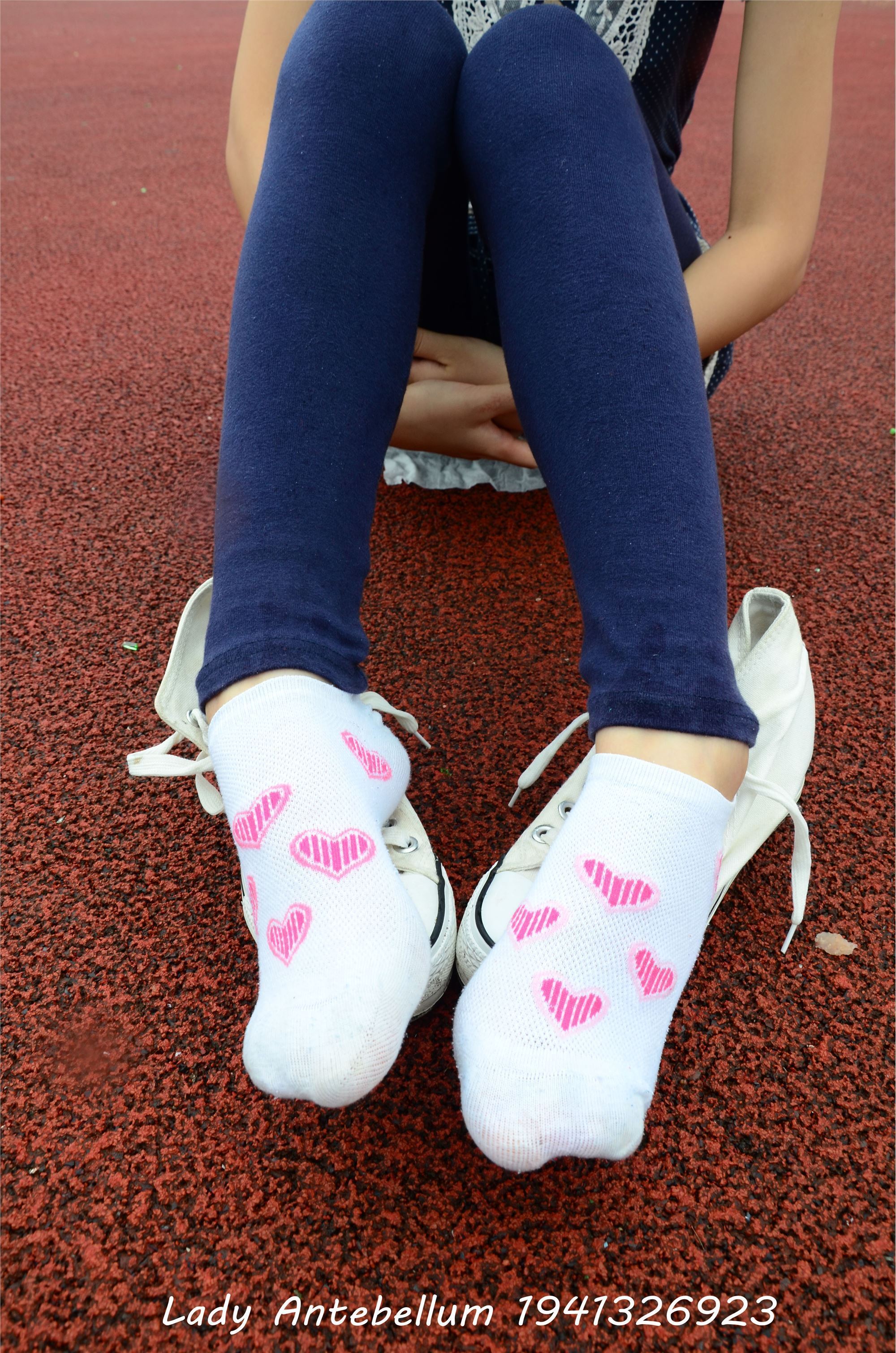 战前女神  恋足美腿棉袜女神级摄影套图 050