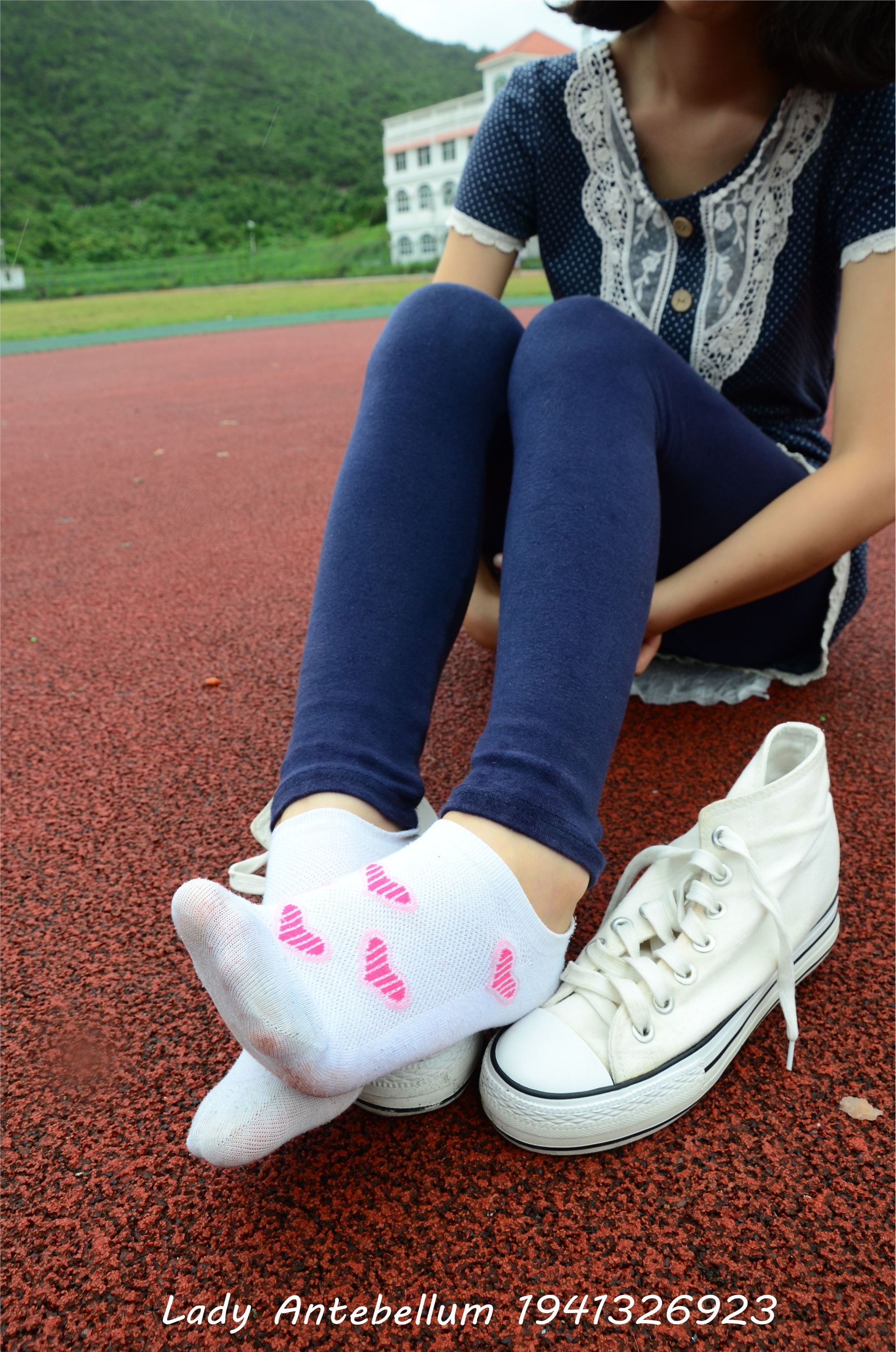 战前女神  恋足美腿棉袜女神级摄影套图 050