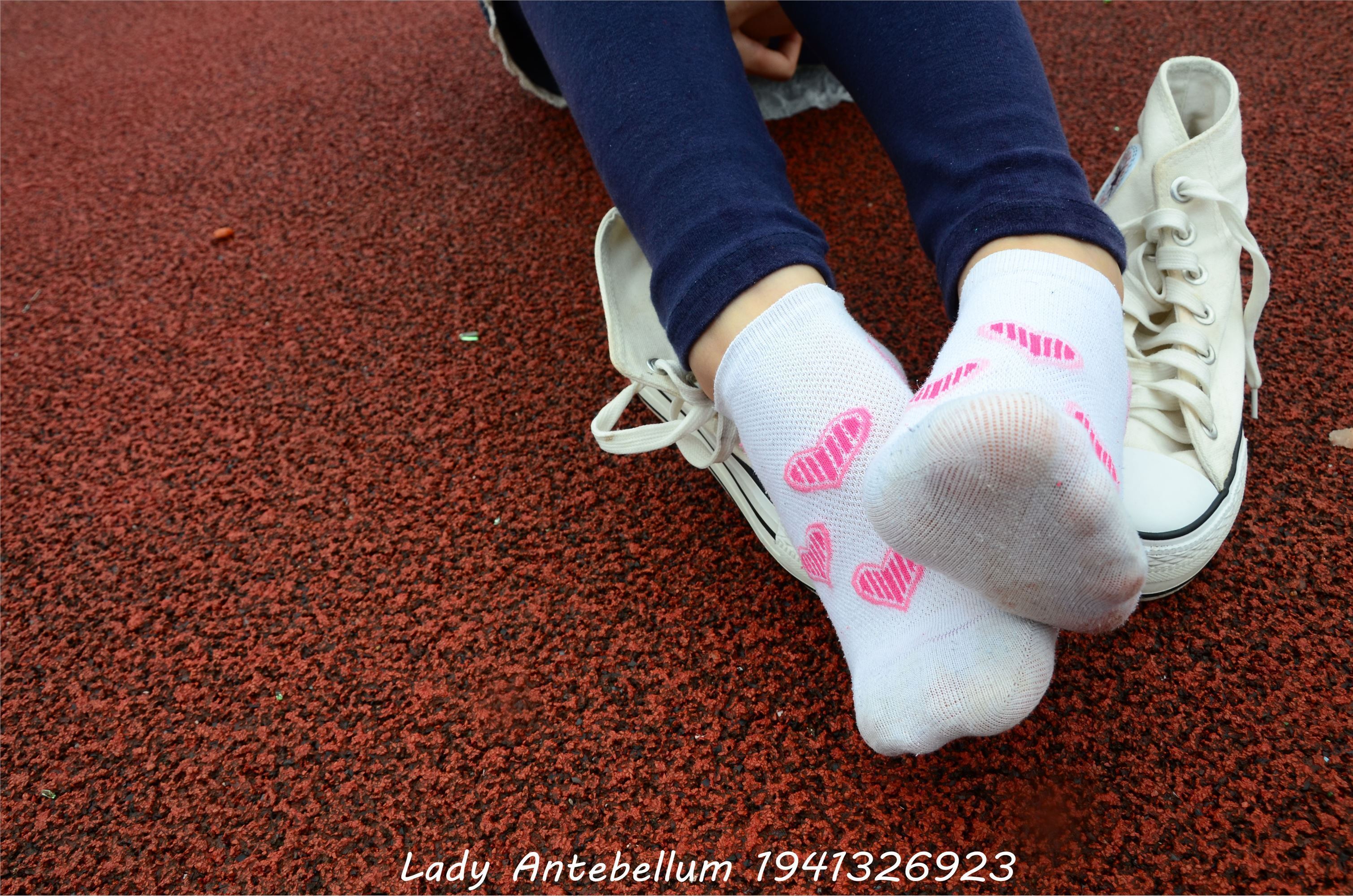 战前女神  恋足美腿棉袜女神级摄影套图 050