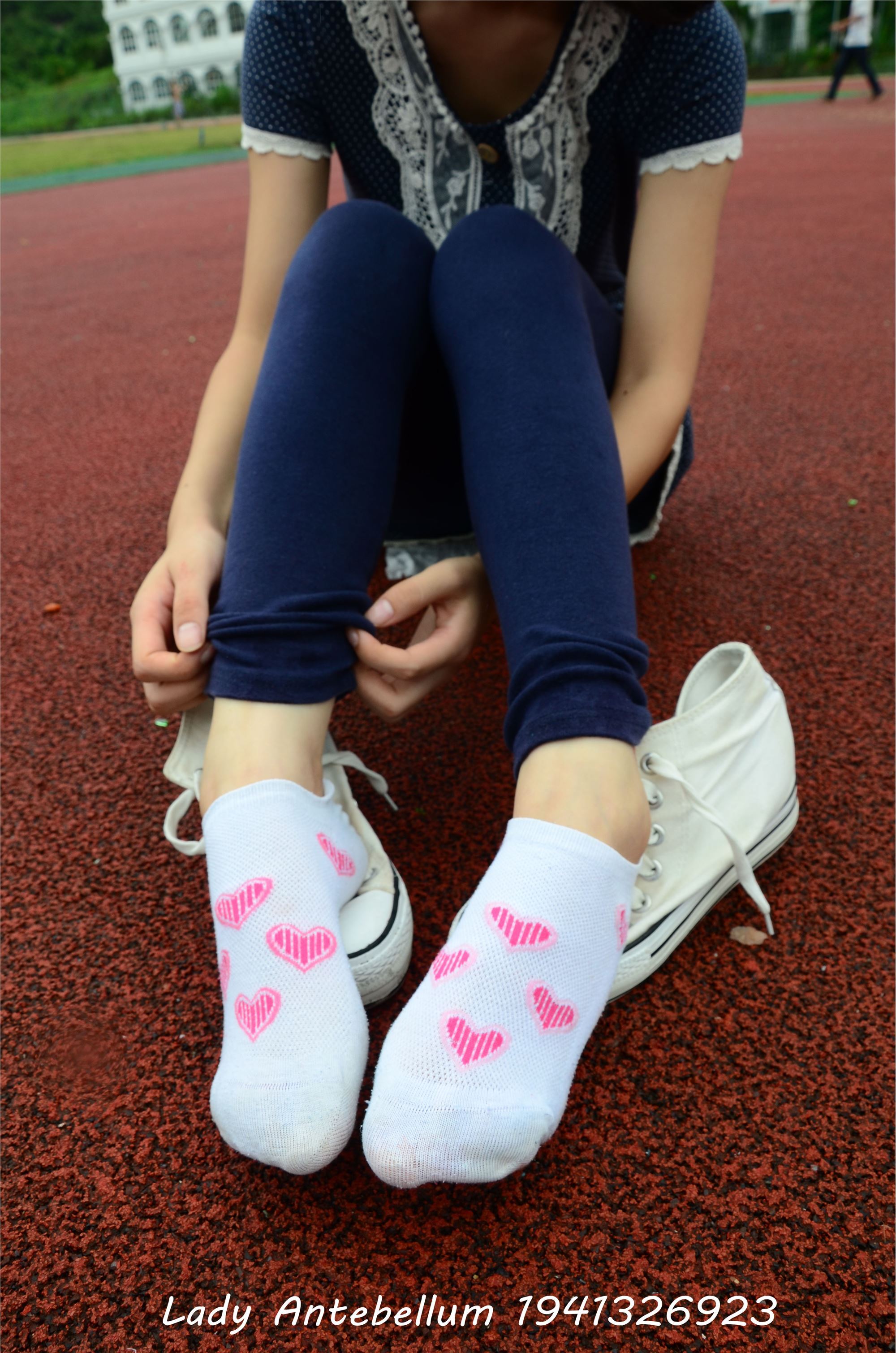 战前女神  恋足美腿棉袜女神级摄影套图 050