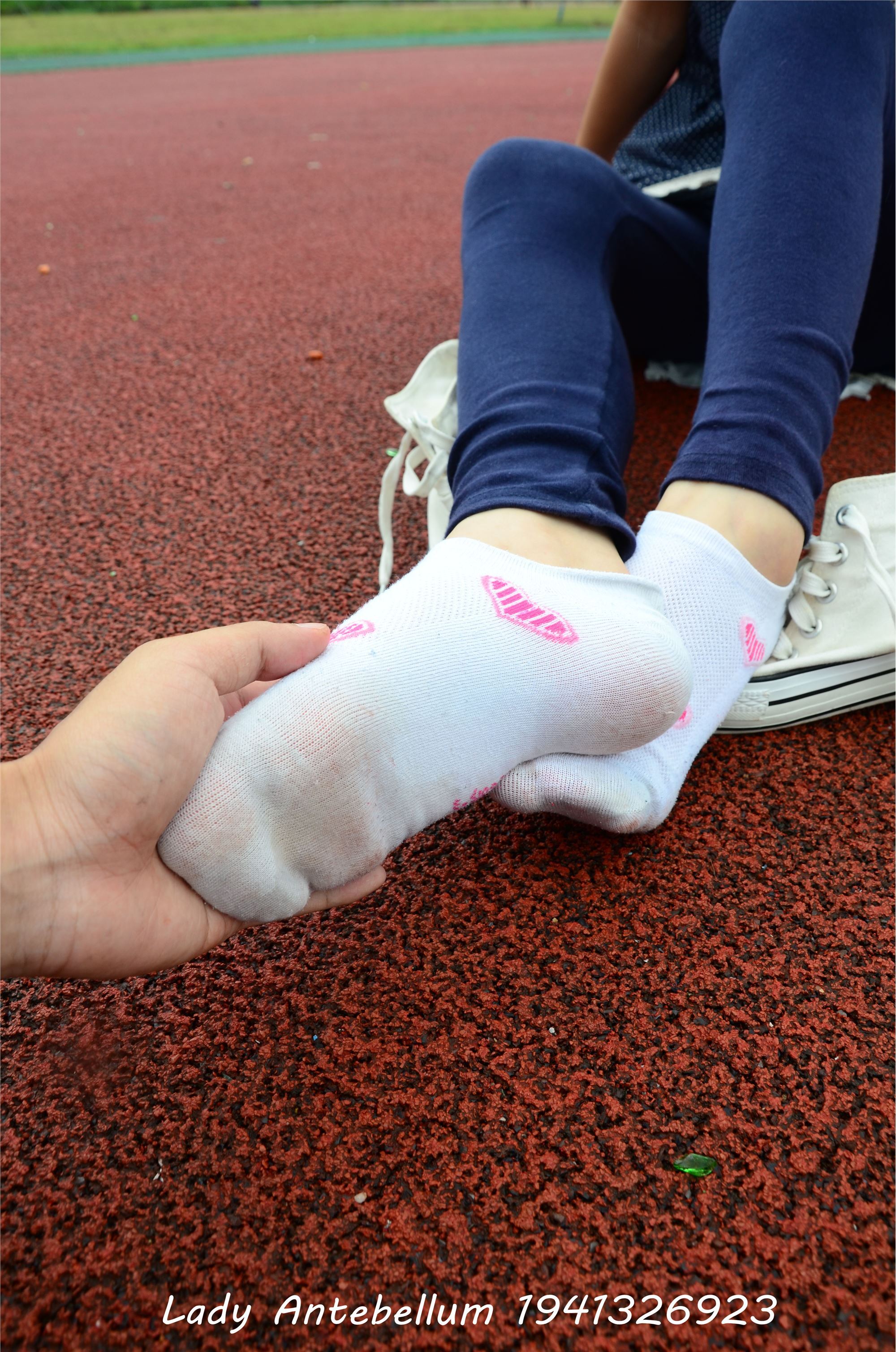 战前女神  恋足美腿棉袜女神级摄影套图 050