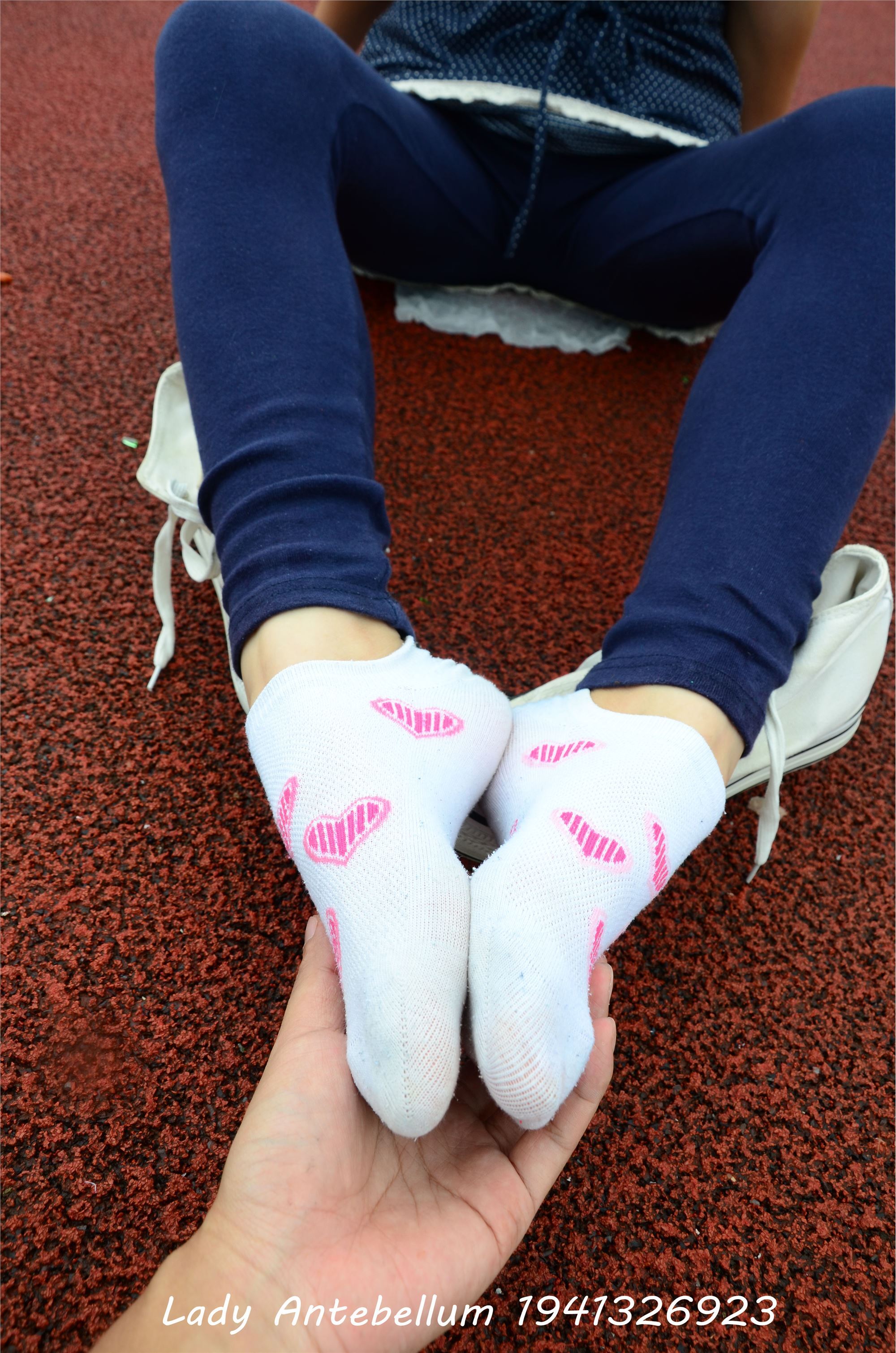 战前女神  恋足美腿棉袜女神级摄影套图 050