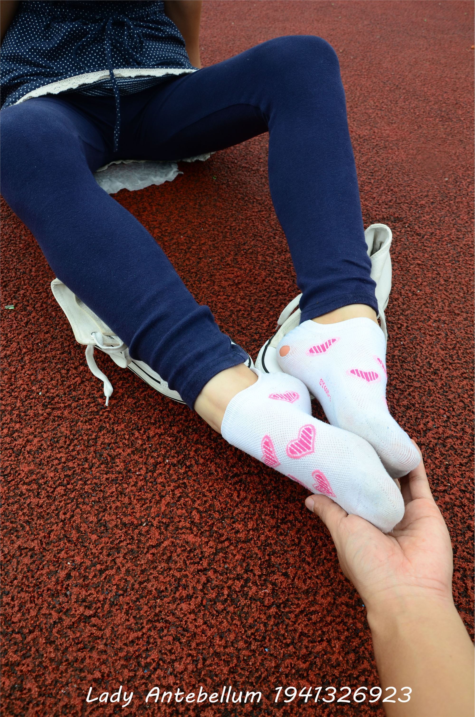 战前女神  恋足美腿棉袜女神级摄影套图 050