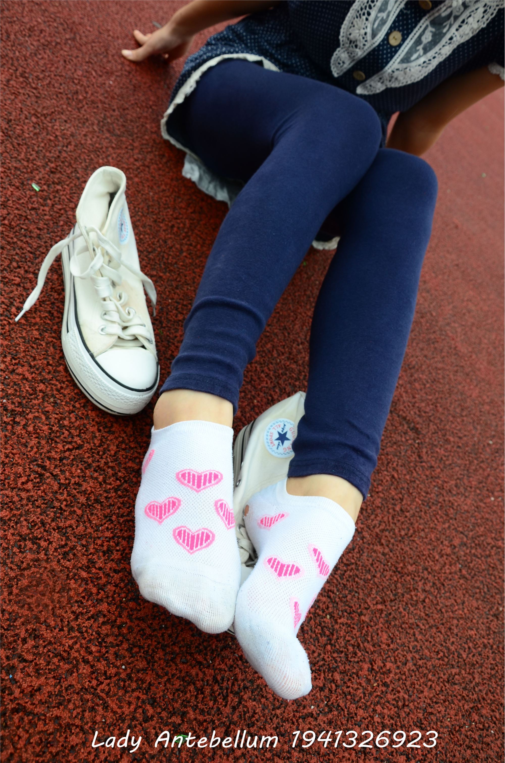 战前女神  恋足美腿棉袜女神级摄影套图 050