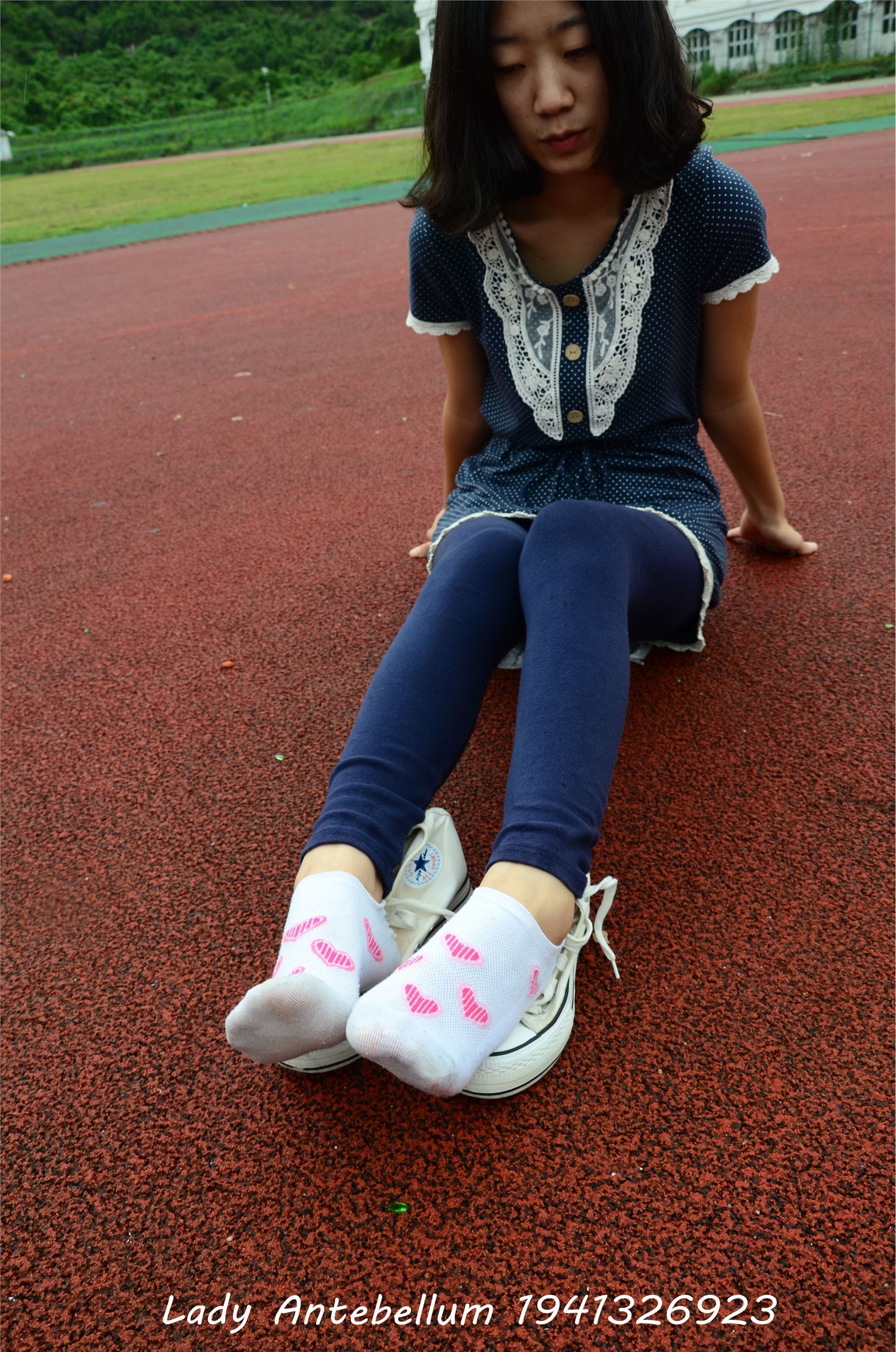 战前女神  恋足美腿棉袜女神级摄影套图 050