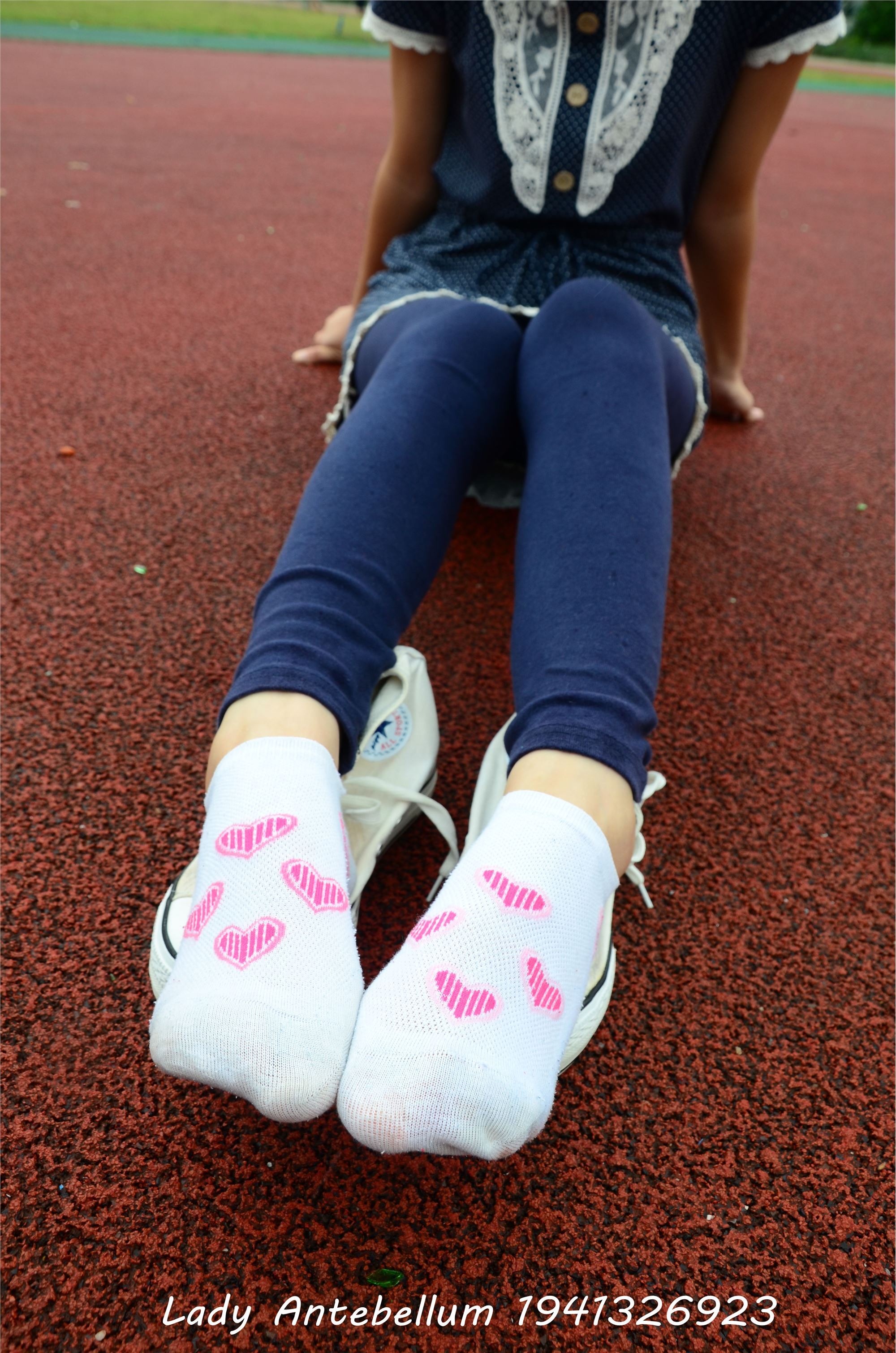 战前女神  恋足美腿棉袜女神级摄影套图 050