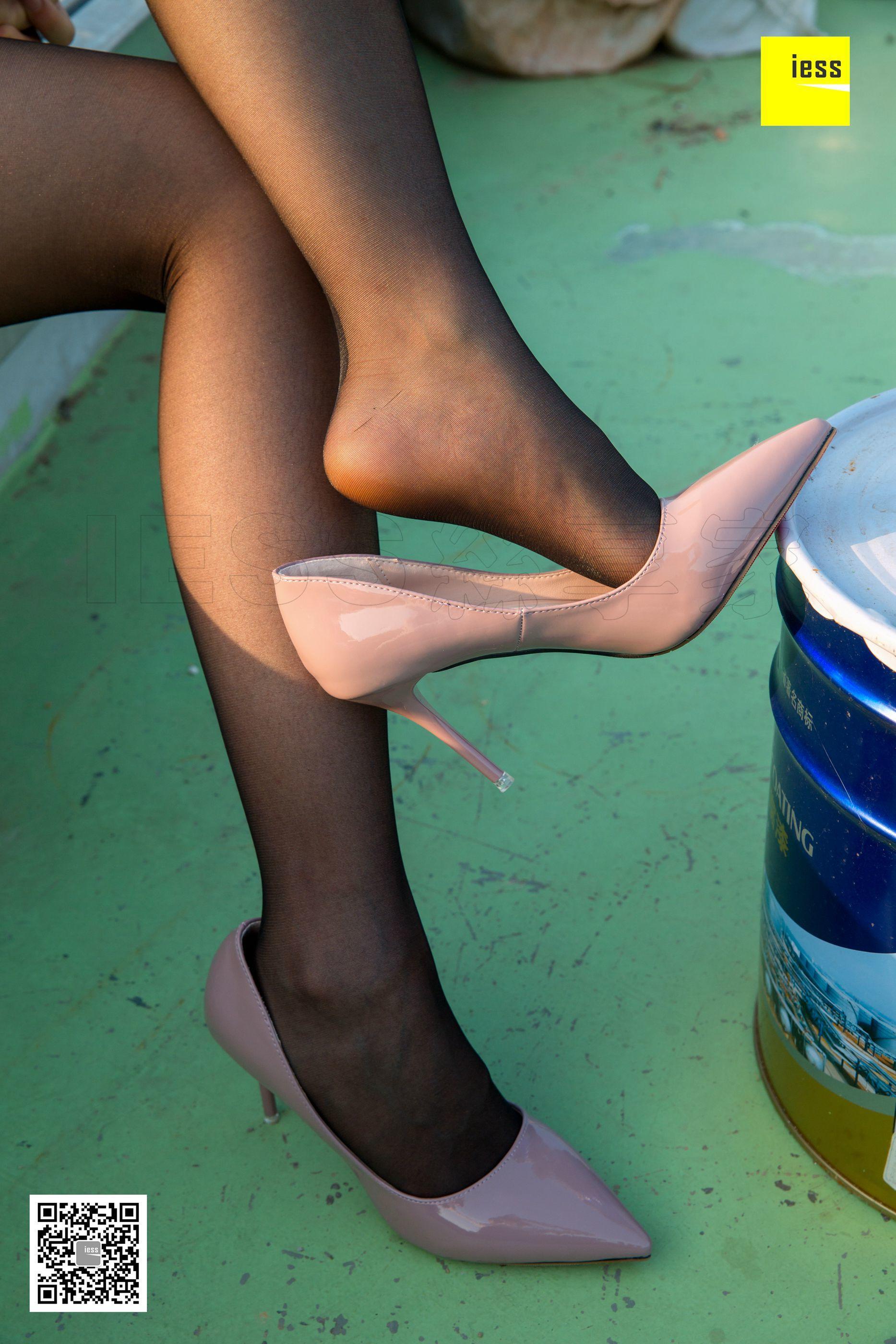 IESS异思趣向  2018.05.22 丝享家237：《快看！楼顶上有个黑丝女》暖暖