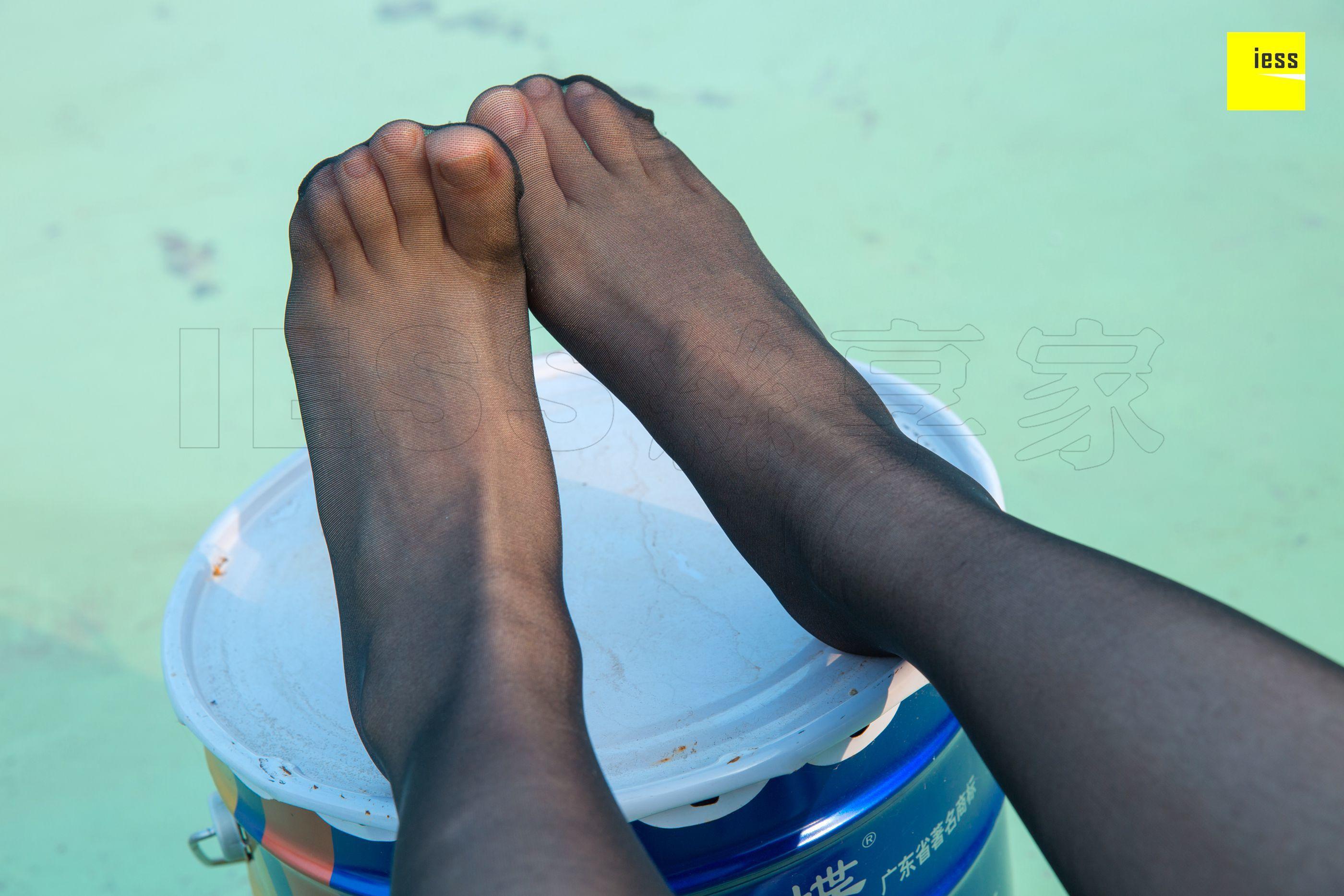 IESS异思趣向  2018.05.22 丝享家237：《快看！楼顶上有个黑丝女》暖暖