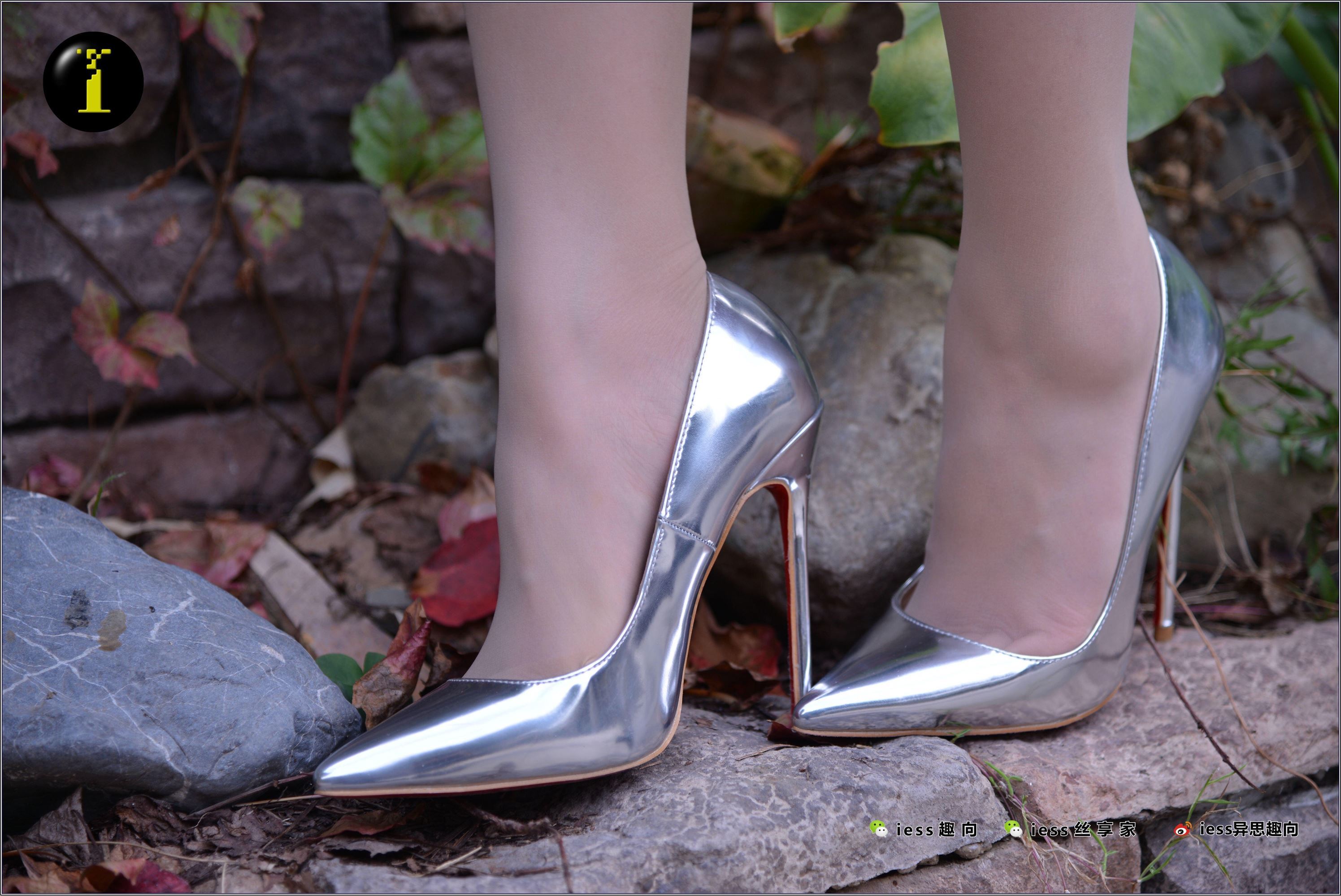 [IESS异思趣向] 普惠集 034 小捷 银色高跟鞋
