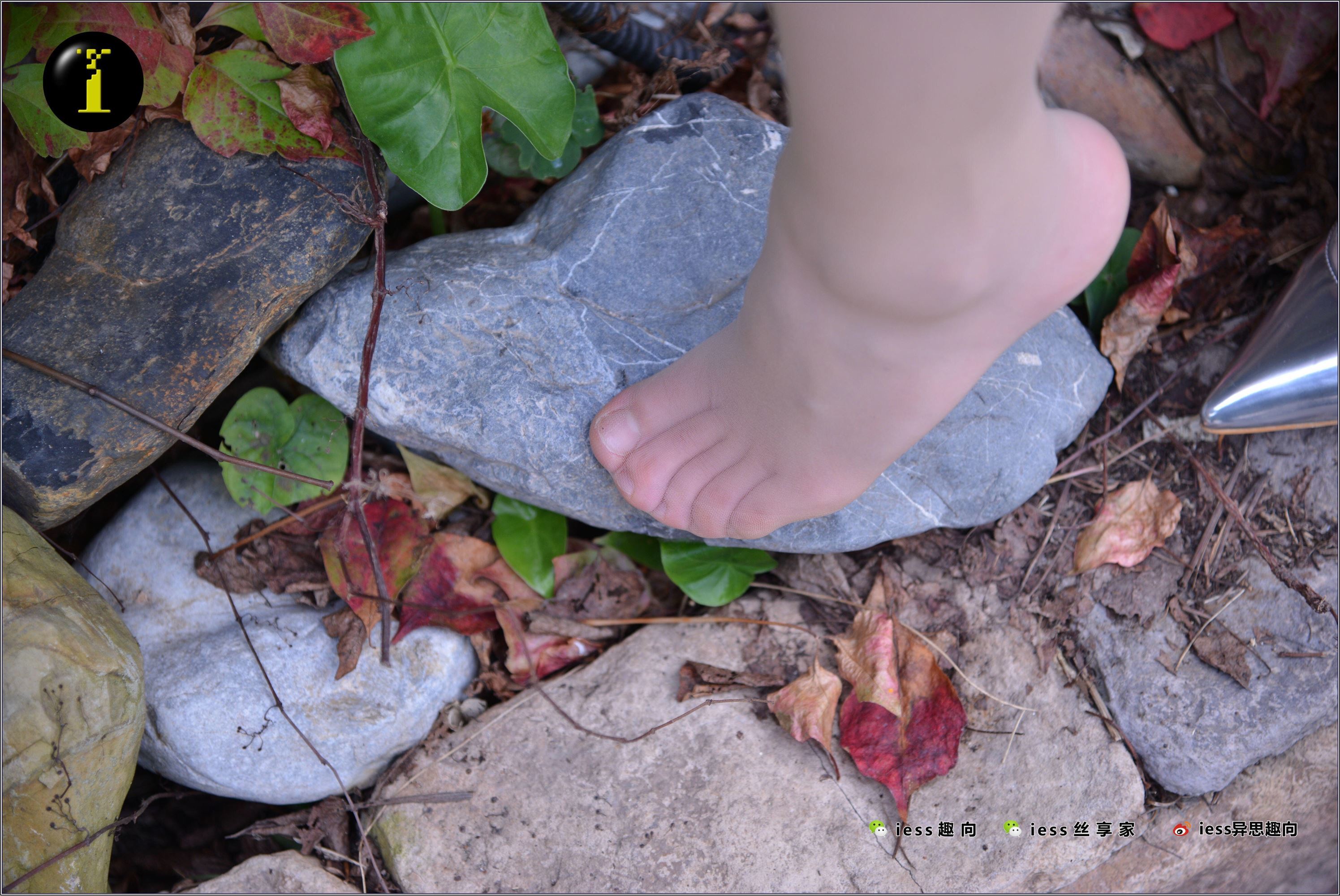 [IESS异思趣向] 普惠集 034 小捷 银色高跟鞋