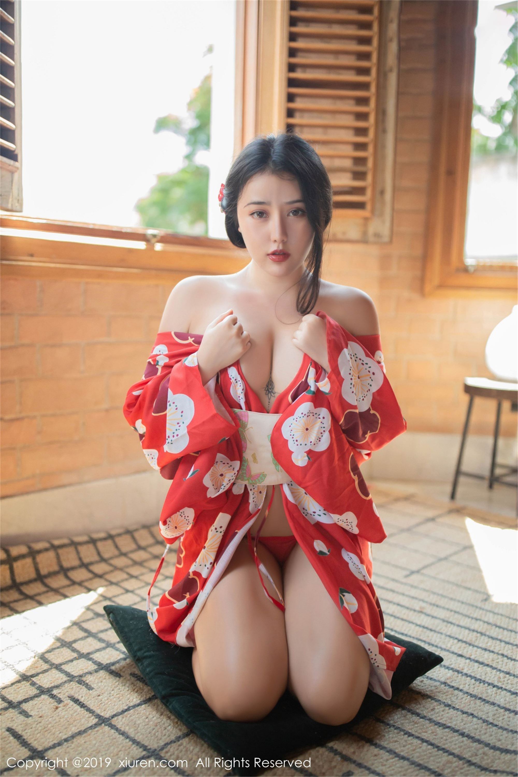 [XIUREN秀人网] 2019.06.11 No.1492 美臀女神 Manuela玛鲁娜