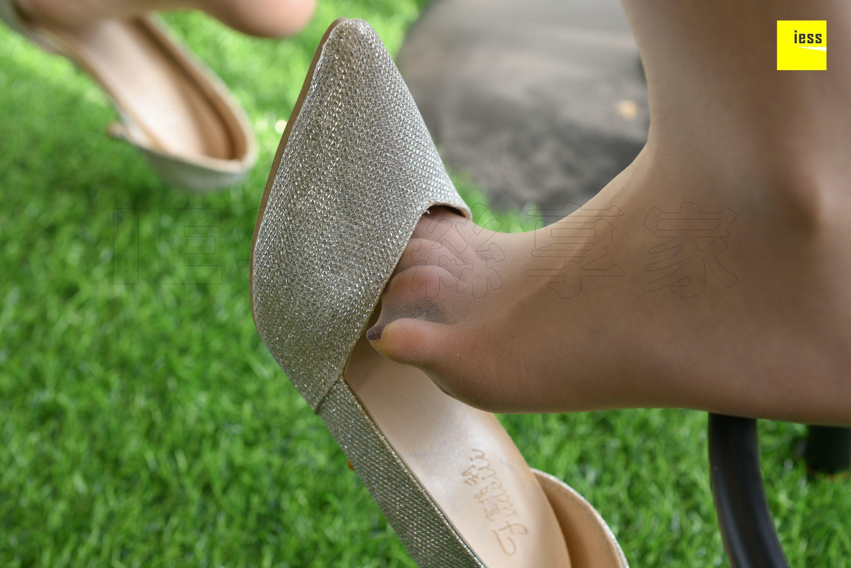 IESS异思趣向  2018.05.27 丝享家241：《性感侧空银色高跟》七七