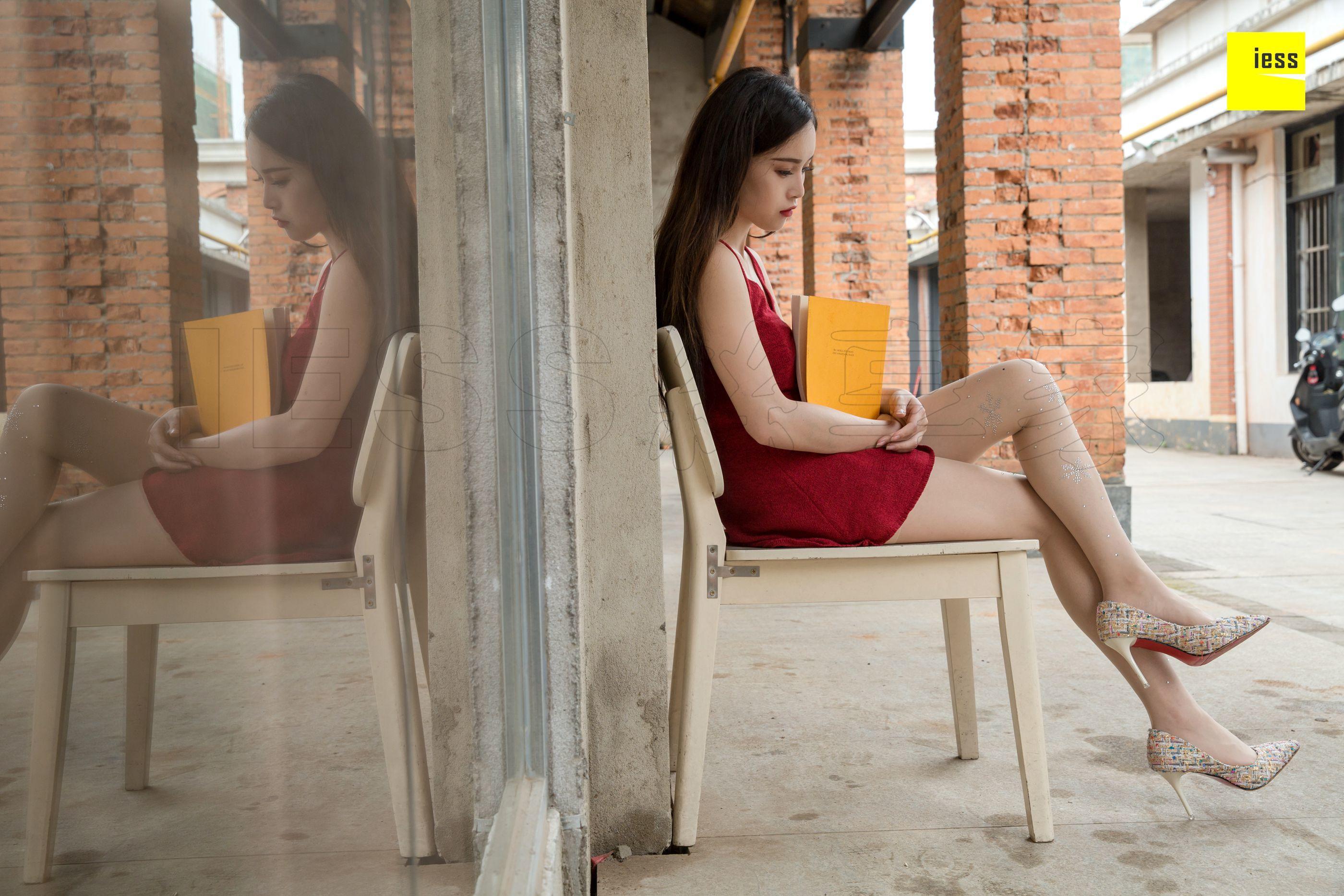 IESS异思趣向  2018.05.29 丝享家242：《网红的水钻白丝》小羽