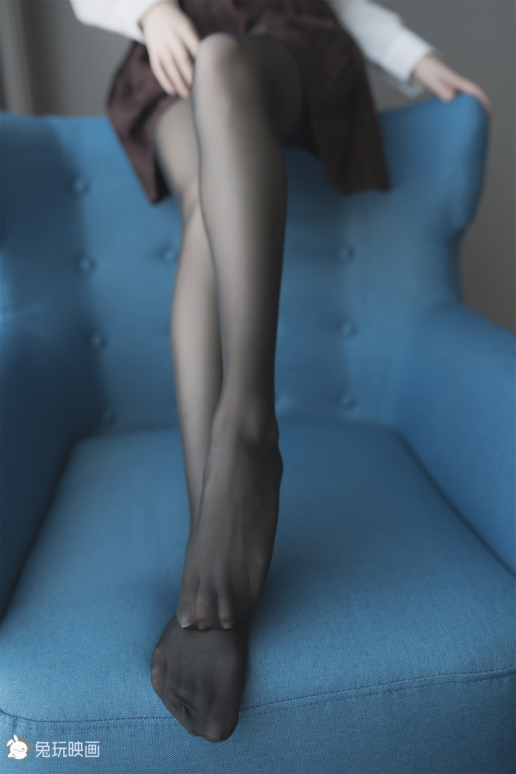 兔玩映画系列 Vol.051 蓝椅子上的黑丝少女