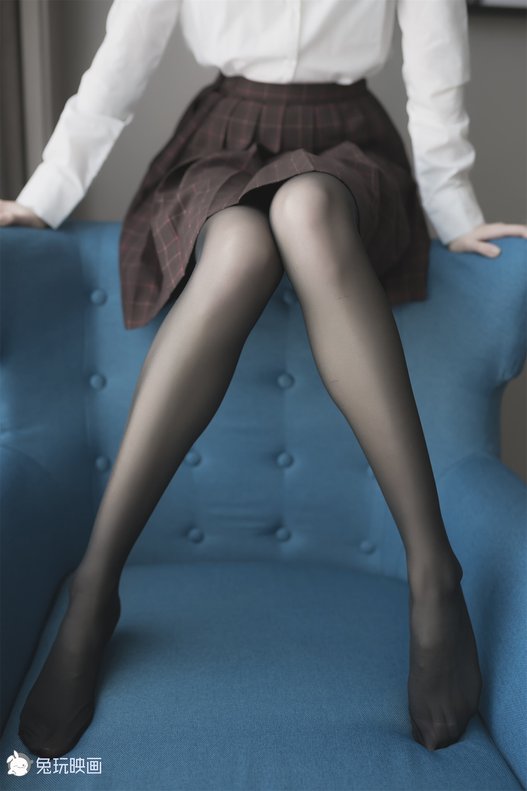 兔玩映画系列 Vol.051 蓝椅子上的黑丝少女