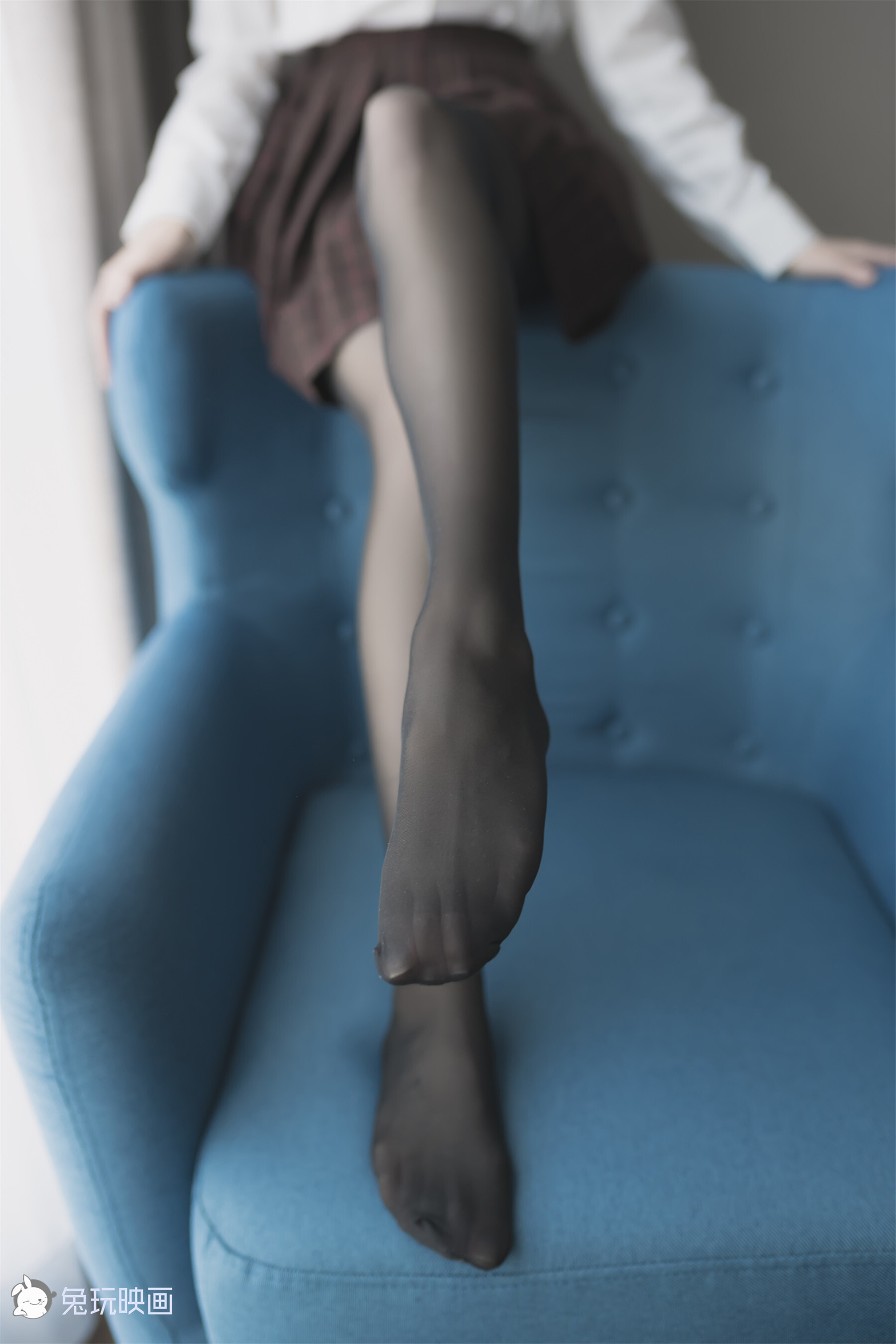 兔玩映画系列 Vol.051 蓝椅子上的黑丝少女