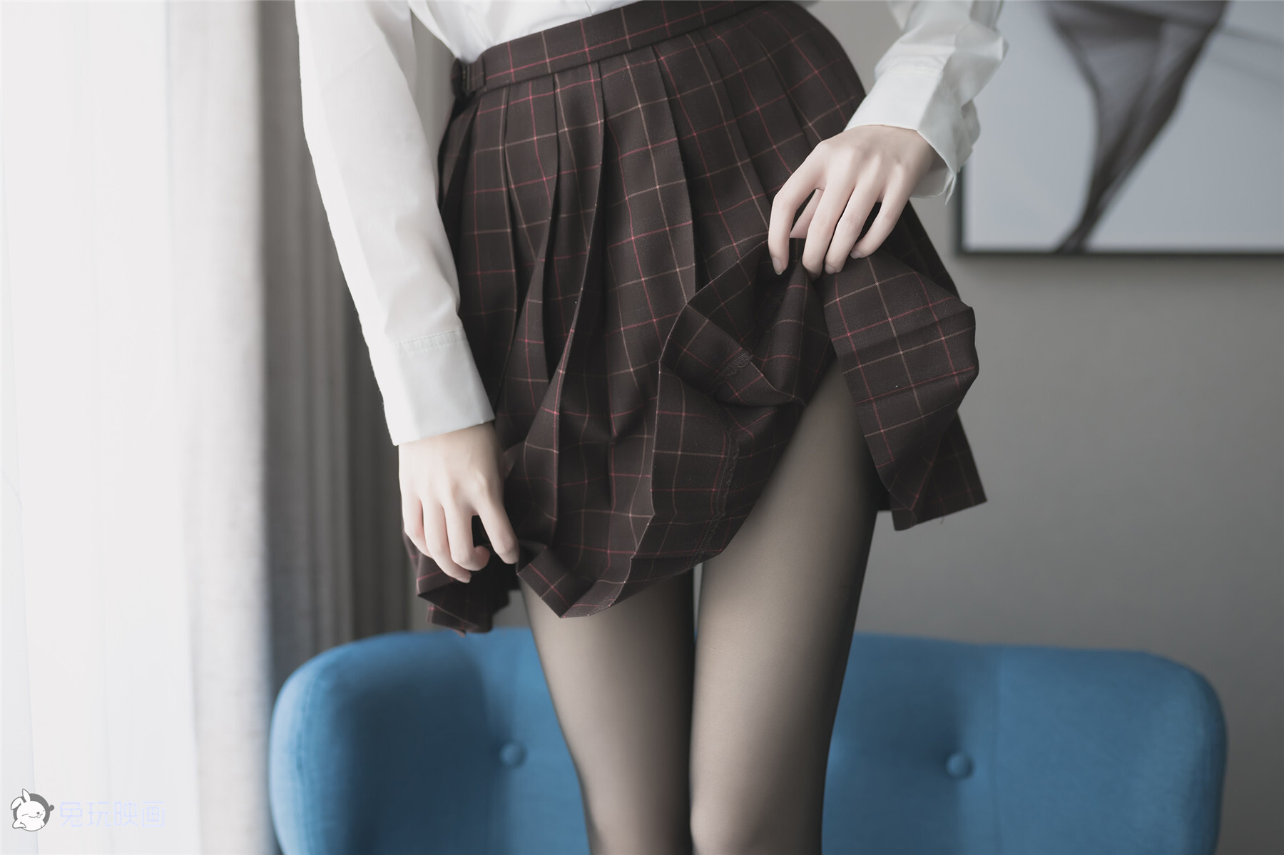 兔玩映画系列 Vol.051 蓝椅子上的黑丝少女