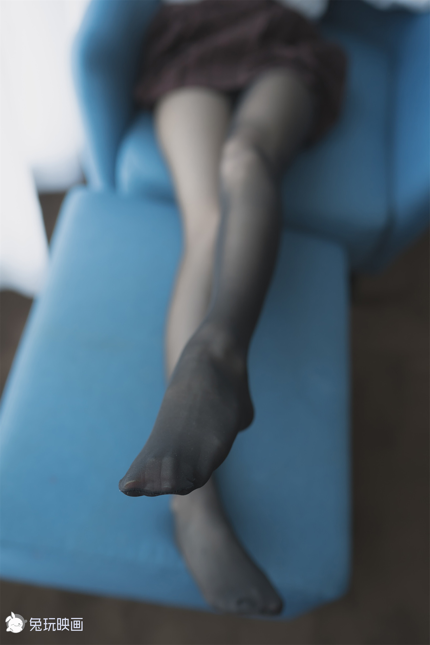 兔玩映画系列 Vol.051 蓝椅子上的黑丝少女