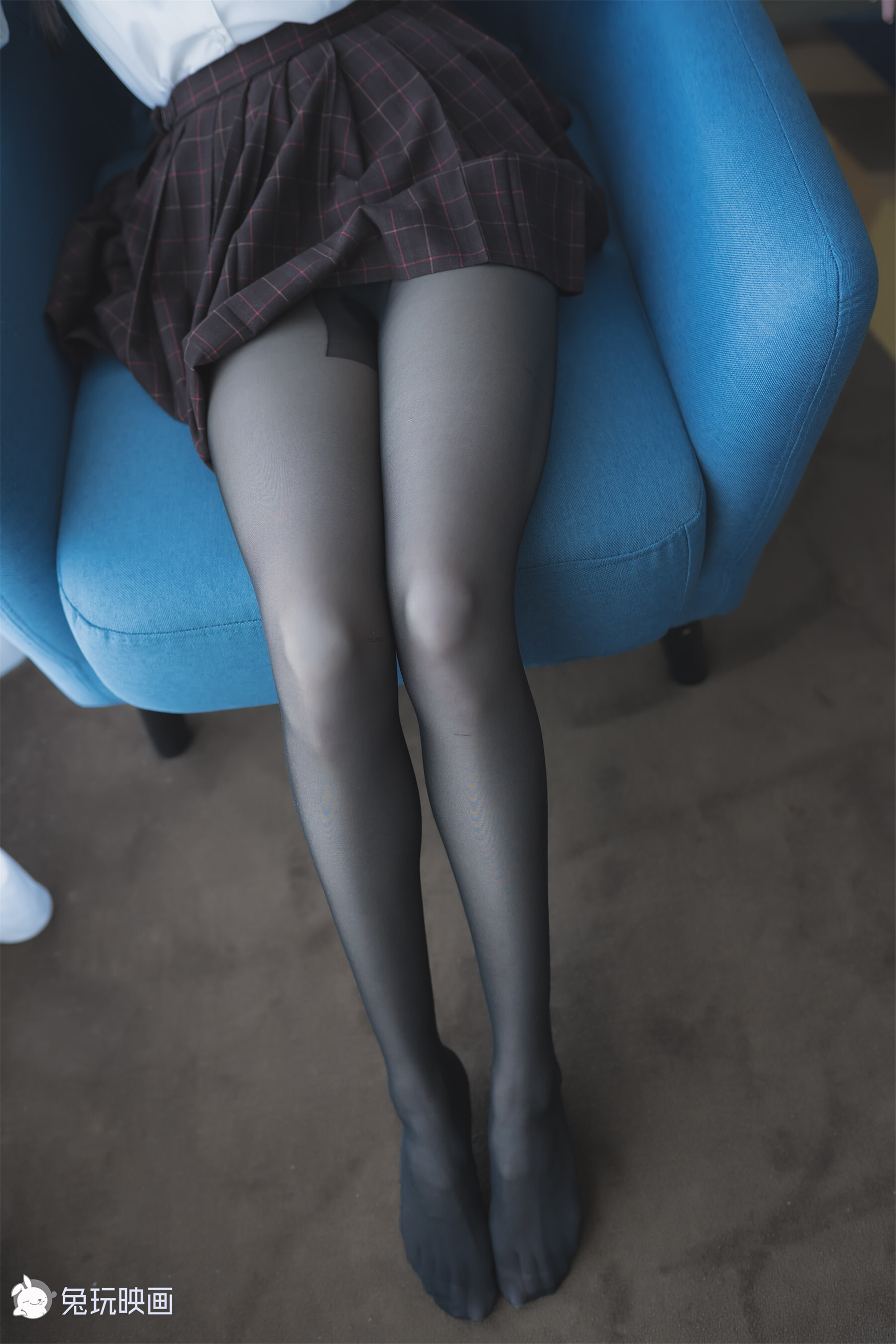 兔玩映画系列 Vol.051 蓝椅子上的黑丝少女