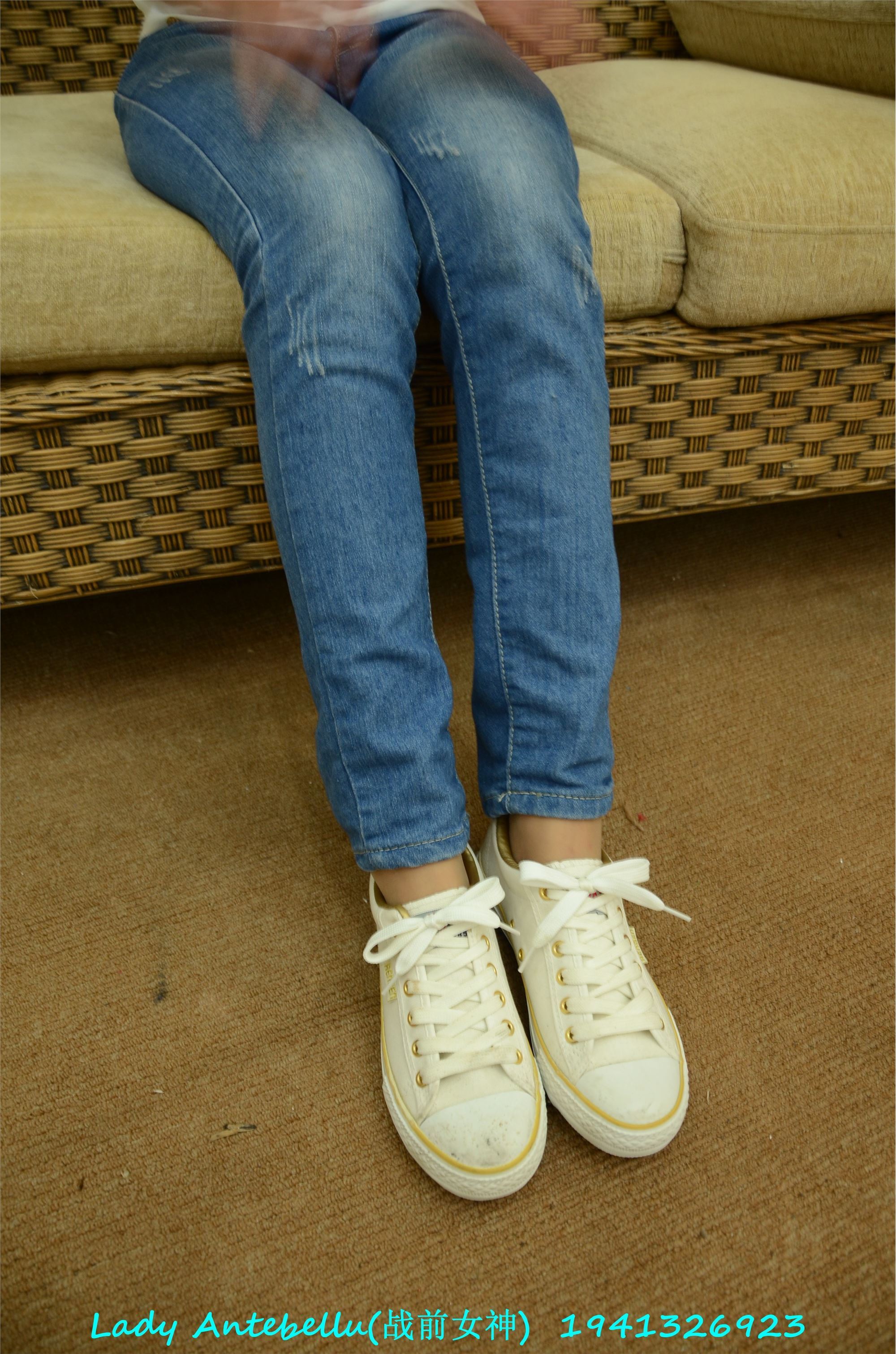 战前女神  恋足美腿棉袜女神级摄影套图 054