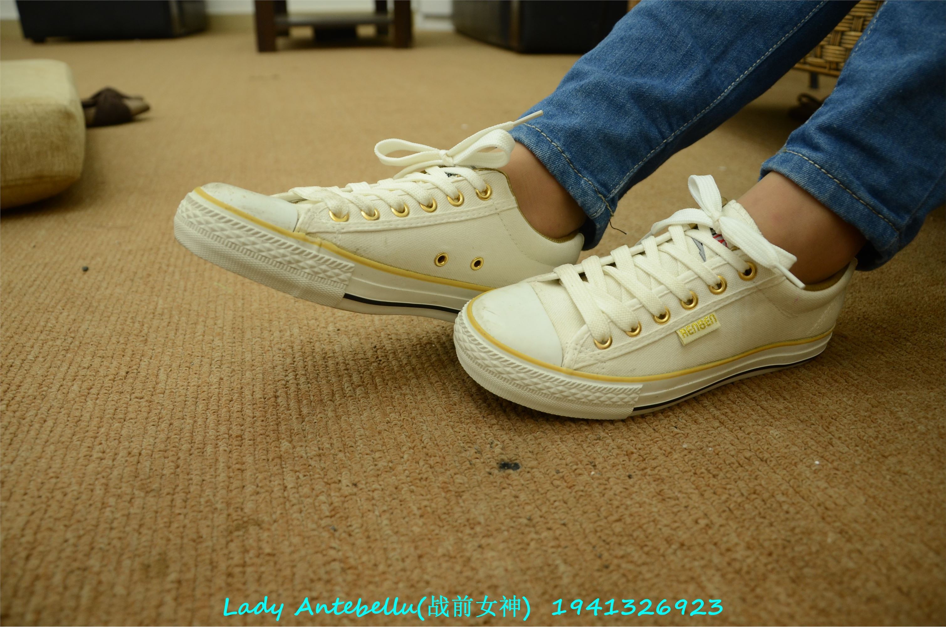 战前女神  恋足美腿棉袜女神级摄影套图 054