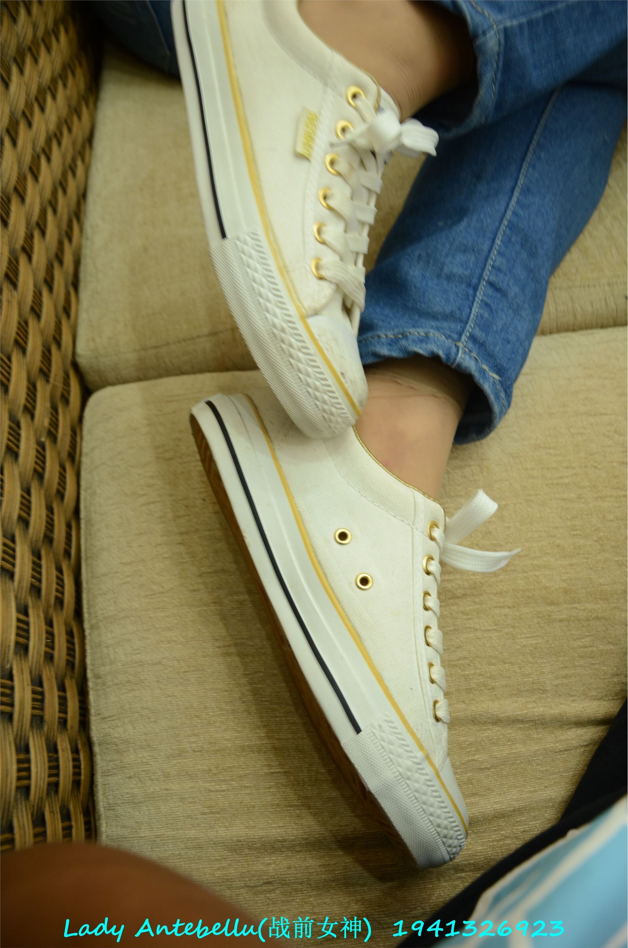 战前女神  恋足美腿棉袜女神级摄影套图 054