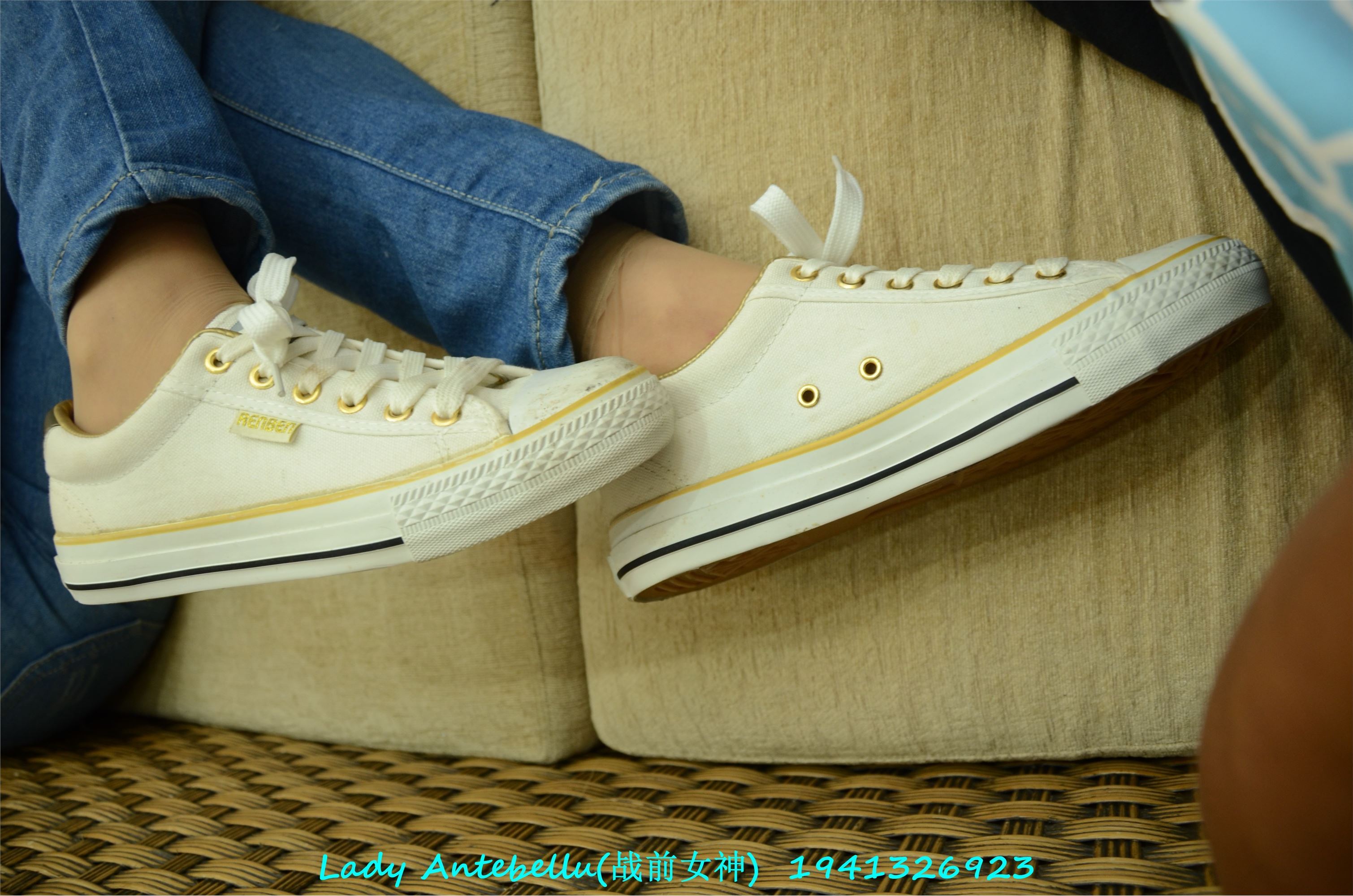 战前女神  恋足美腿棉袜女神级摄影套图 054