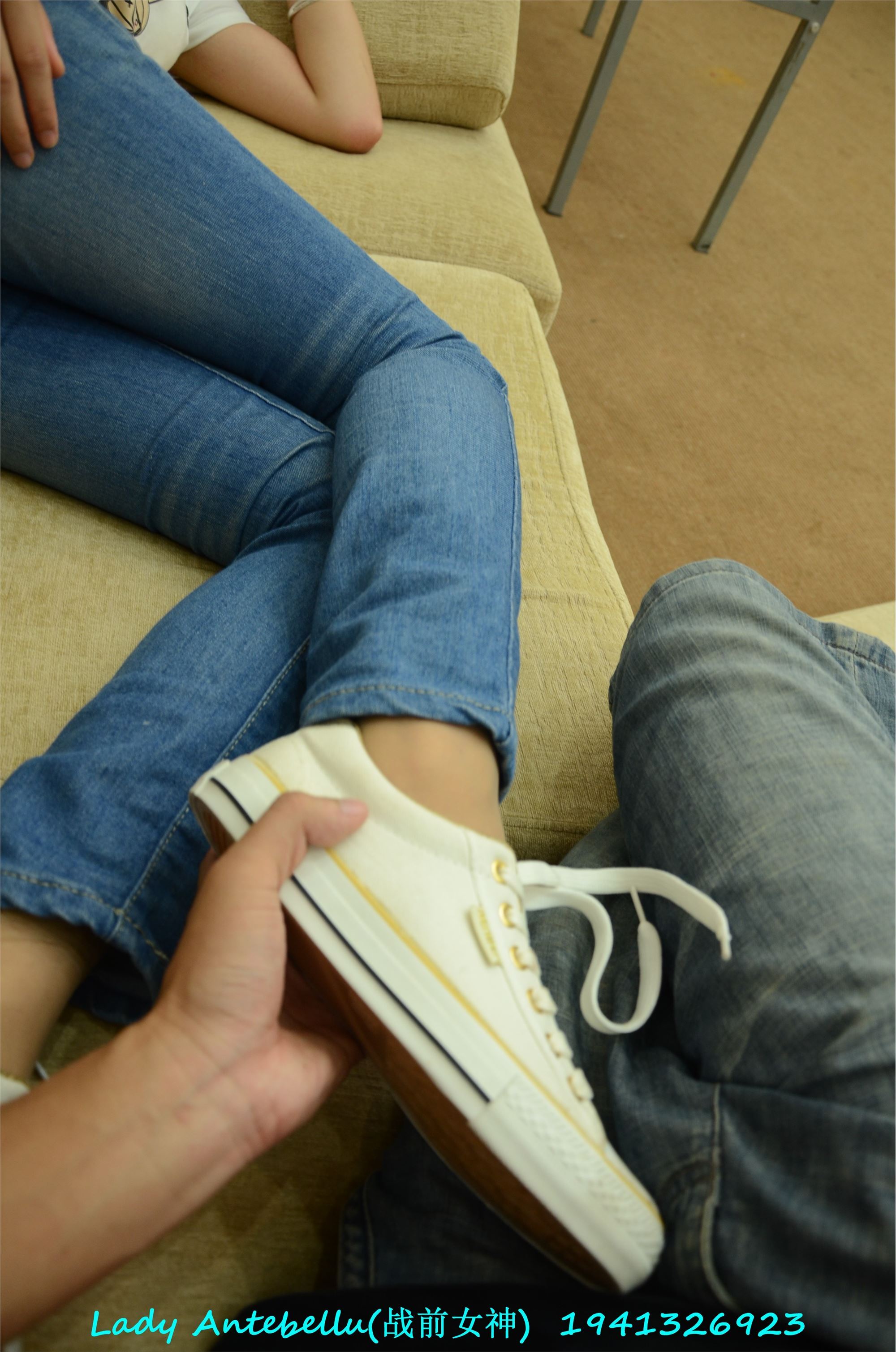 战前女神  恋足美腿棉袜女神级摄影套图 054