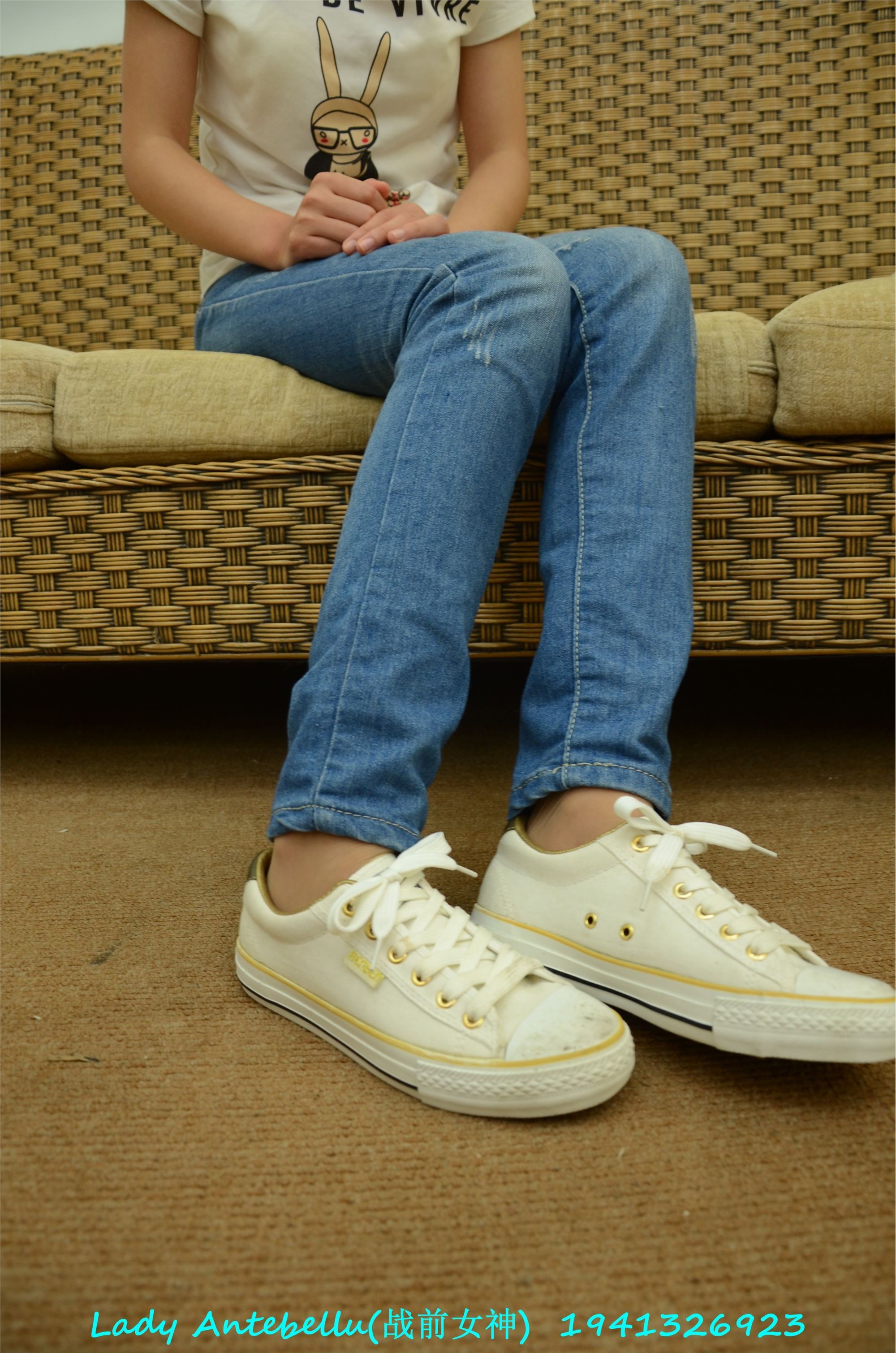 战前女神  恋足美腿棉袜女神级摄影套图 054