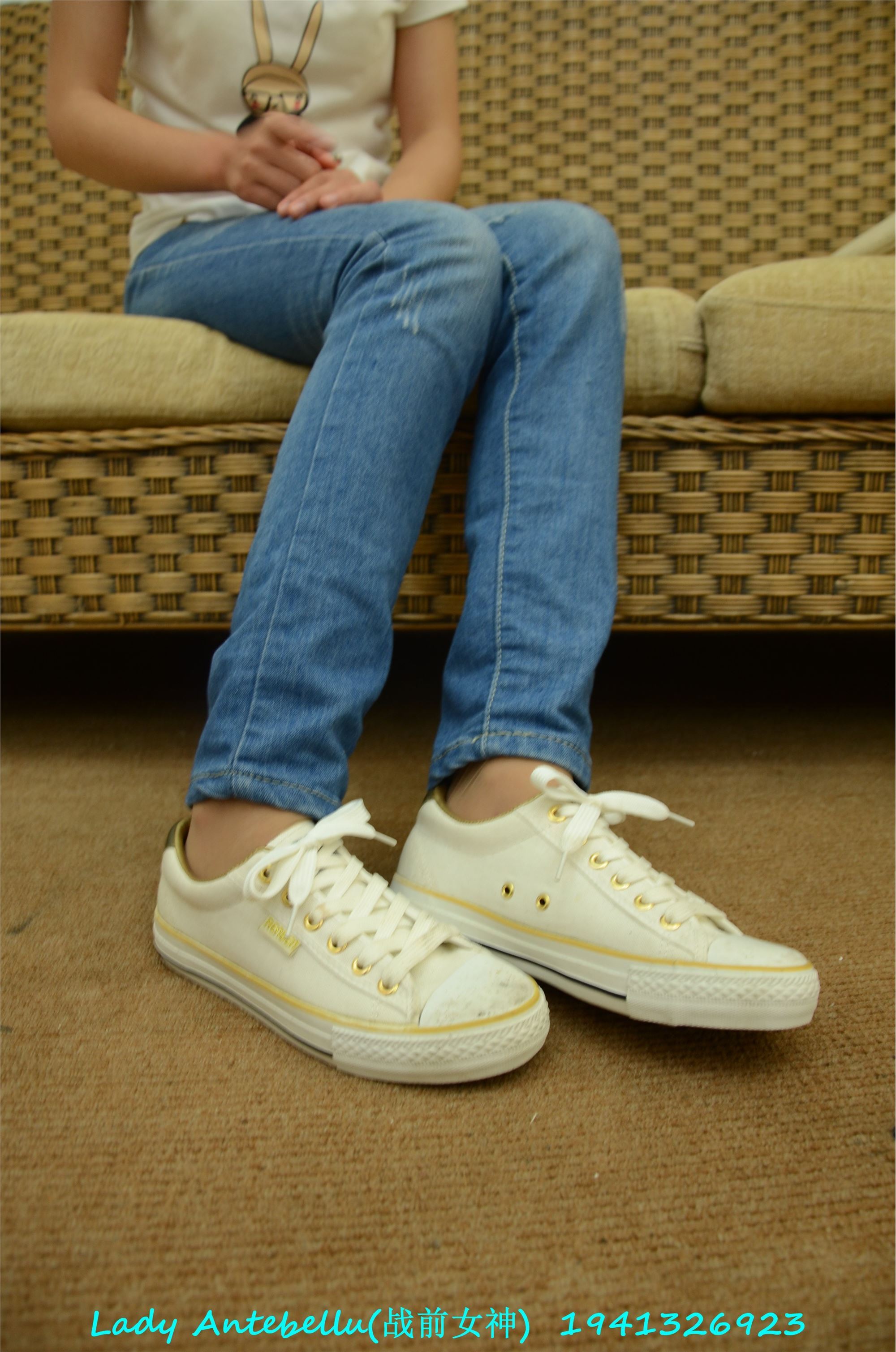 战前女神  恋足美腿棉袜女神级摄影套图 054