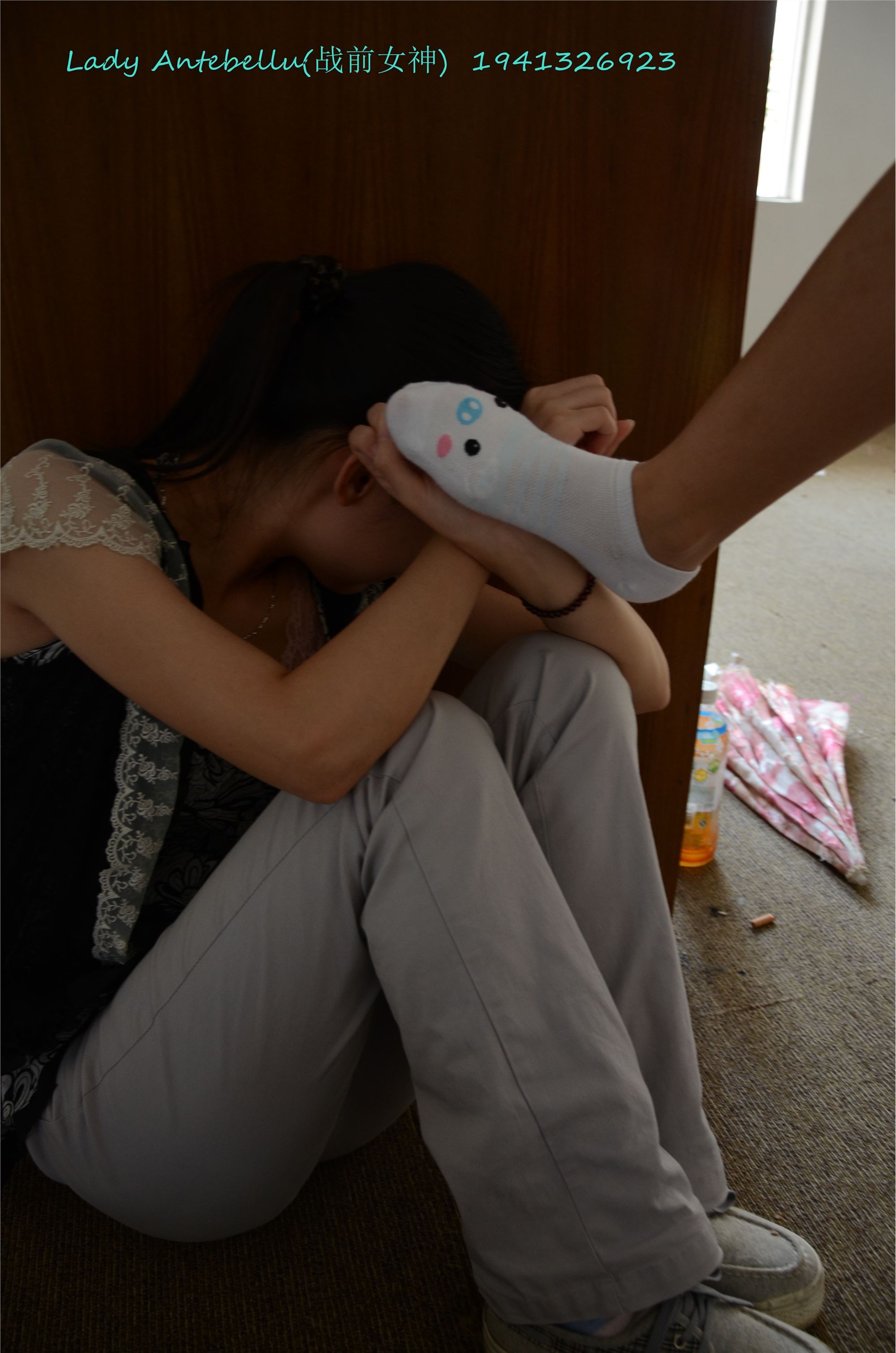 战前女神  恋足美腿棉袜女神级摄影套图 055